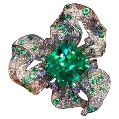 AIGS Certified 4.30 Carats Colombian Emerald Duamonds 18k Gold Ring