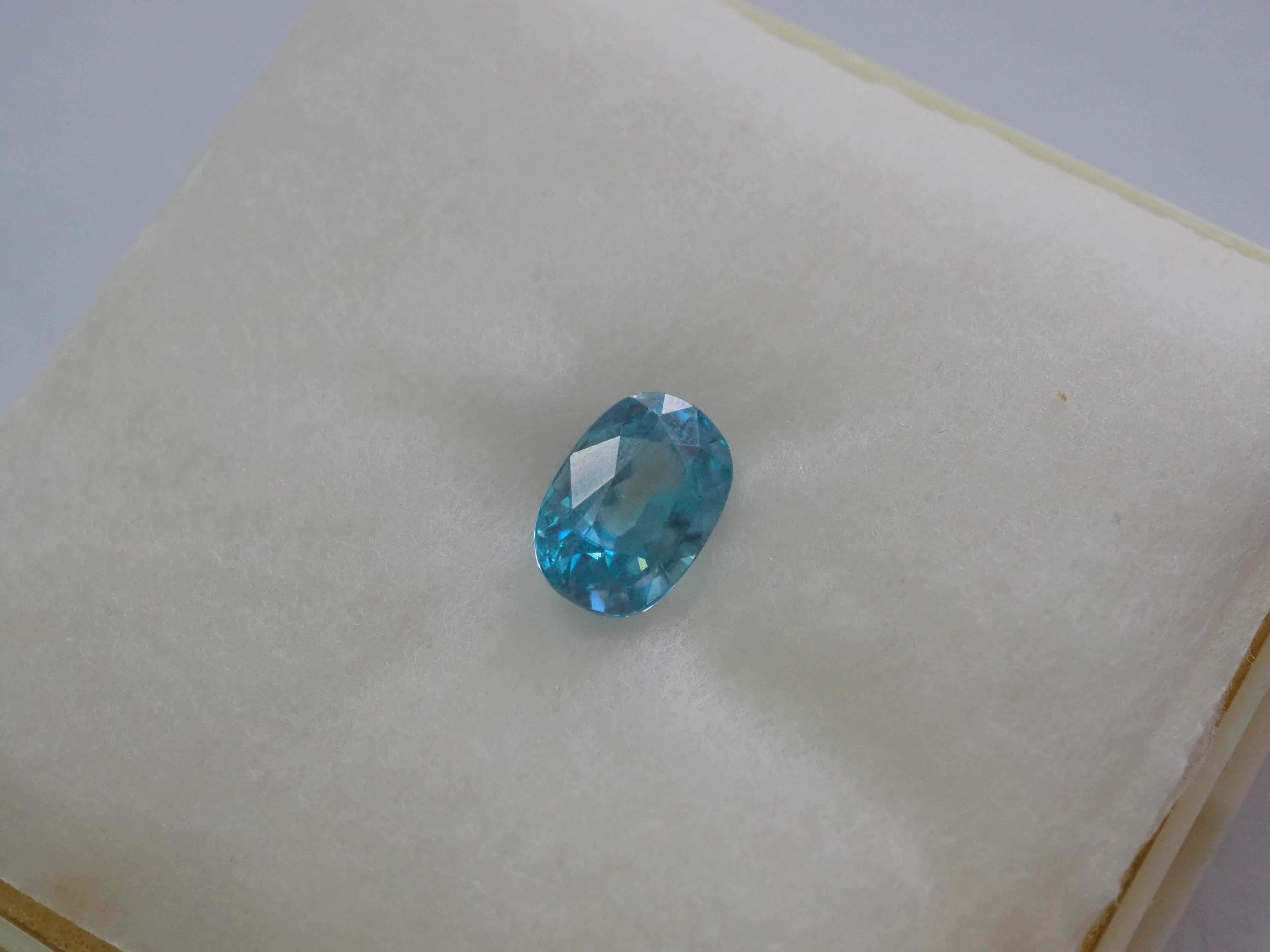 AIGS Certified 4.80ct Oval Blue Zircon, 10.27x7.09x5.89 mm For Sale 1