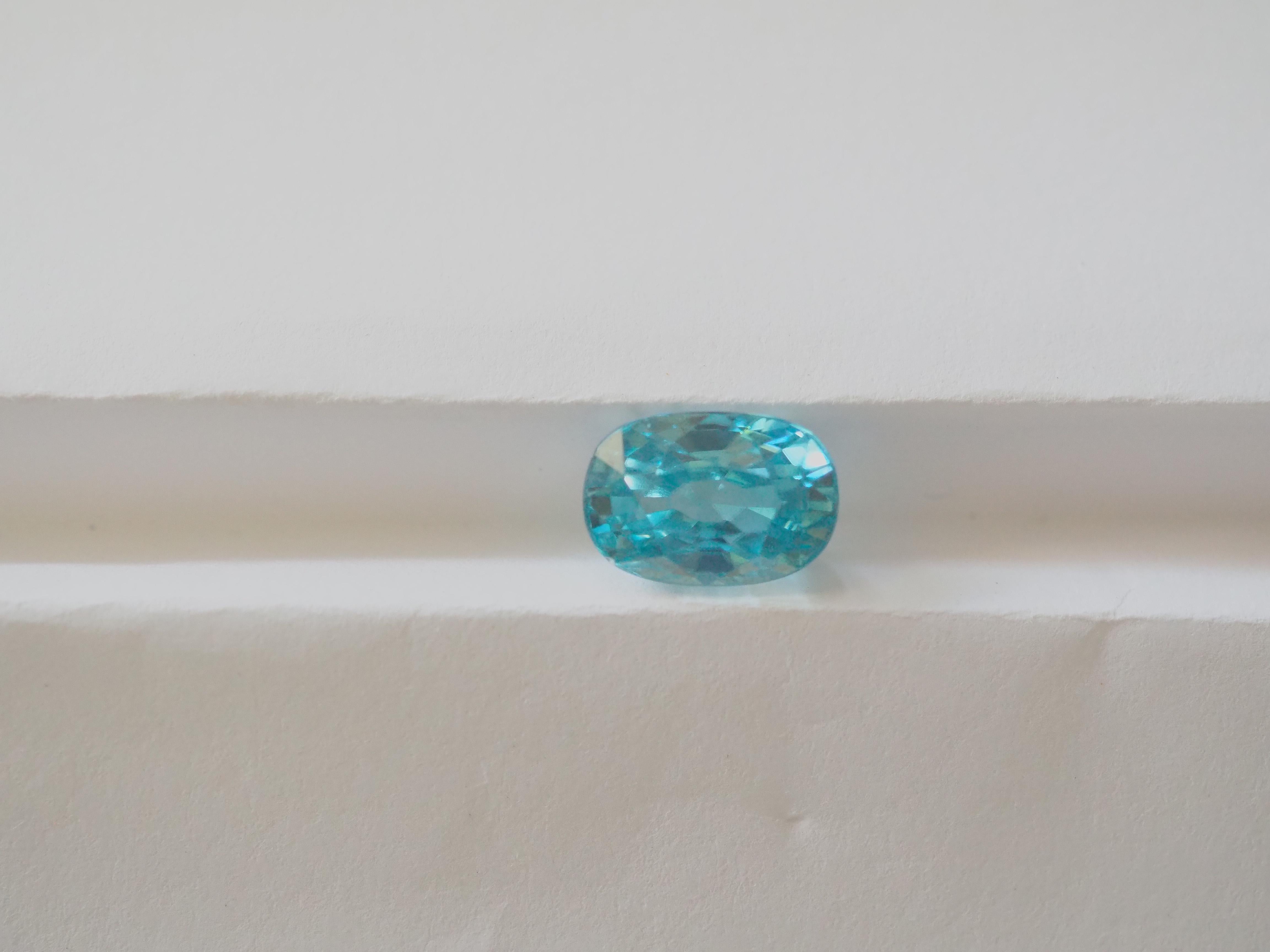 AIGS Certified 4.80ct Oval Blue Zircon, 10.27x7.09x5.89 mm For Sale 3