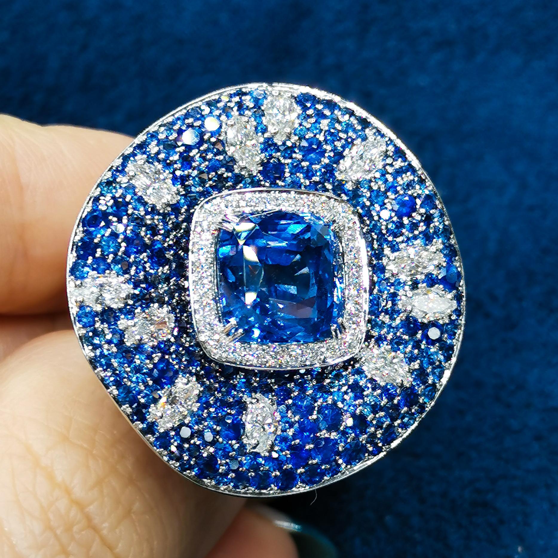 AIGS zertifizierter 6,14 Karat Saphir-Diamantenring aus 18 Karat Weißgold (Zeitgenössisch)