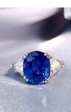 Ceylon Sapphire 9.00 and Diamond 1.40ct 18K Gold Ring by Nikabell