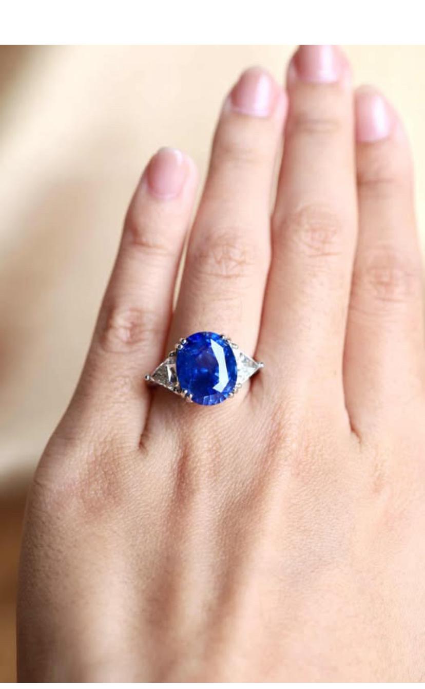 AIGS Certified 9.50 Carats Ceylon Sapphire 1.40 Ct Diamonds 18K Gold Ring Neuf - En vente à Massafra, IT