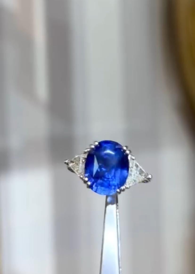 AIGS Certified 9.50 Carats Ceylon Sapphire 1.40 Ct Diamonds 18K Gold Ring Pour femmes en vente