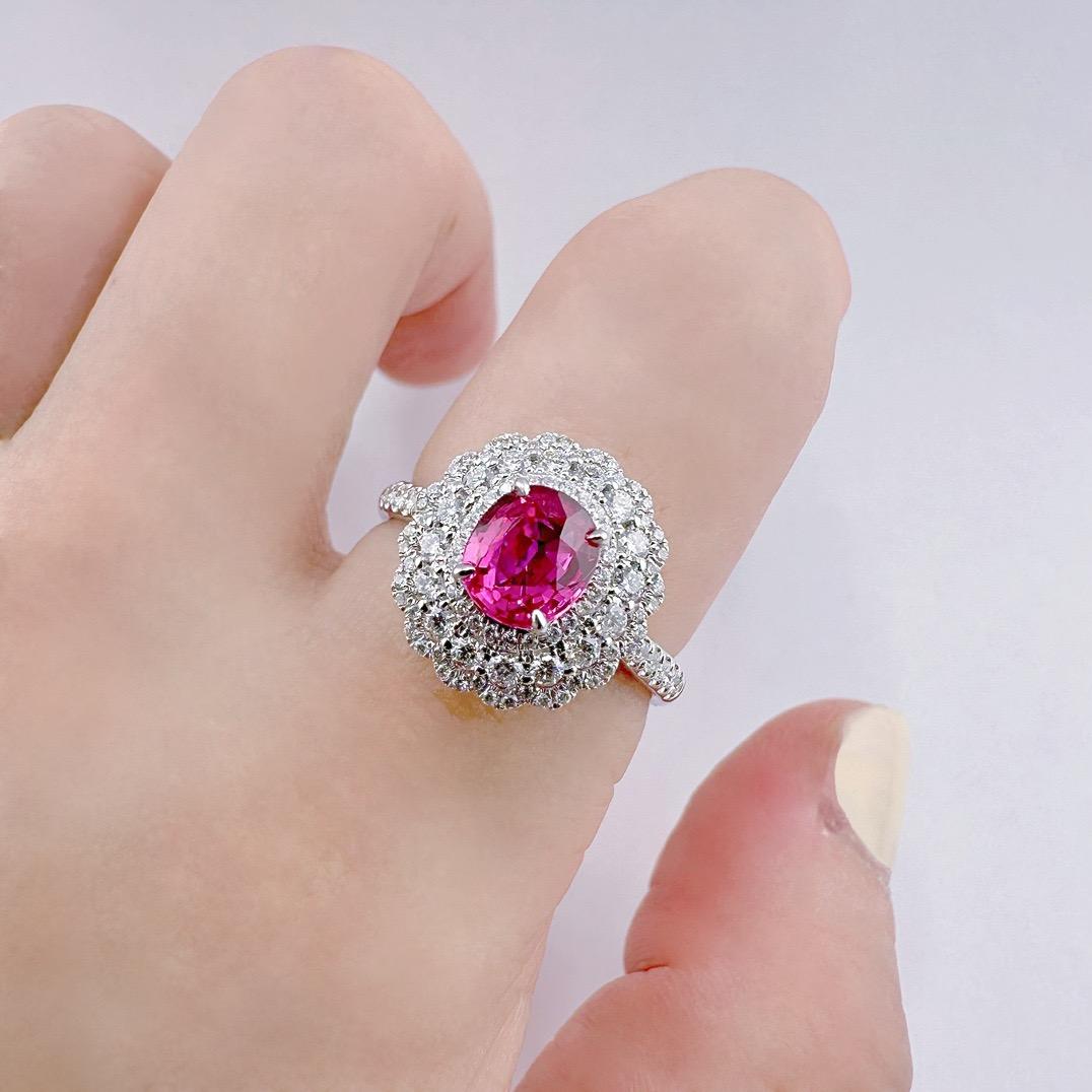AIGS Certified Unheated Pigeon Blood Ruby Bague en or blanc 18K avec diamant Neuf - En vente à Kowloon, HK