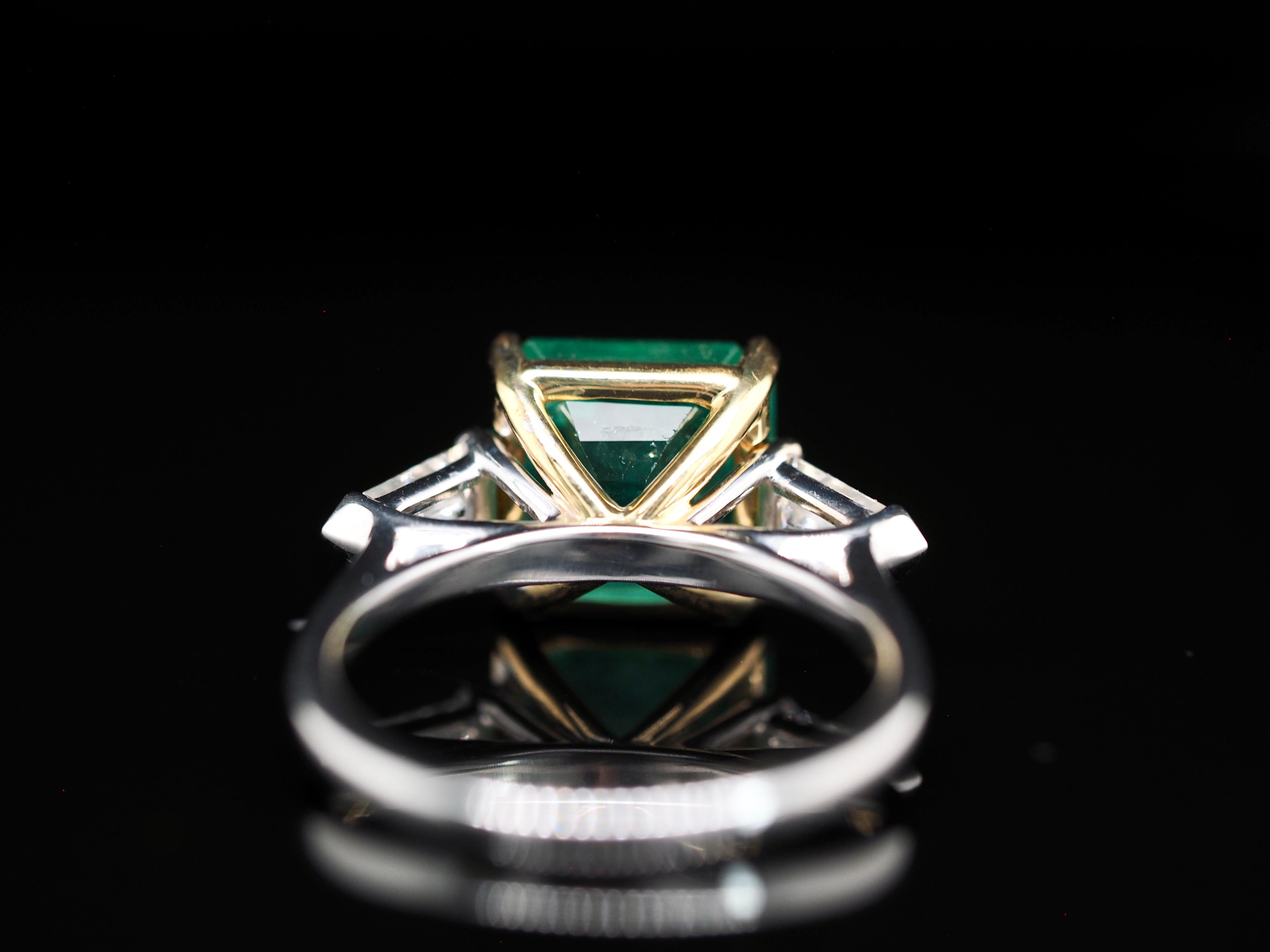 AIGS Certified Zambia Emerald Diamond Ring in 18 Karat White Gold In New Condition For Sale In Addison, TX