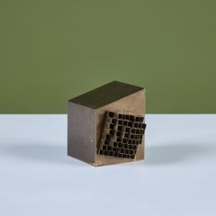 Escultura de latón de Aiko Miyawaki