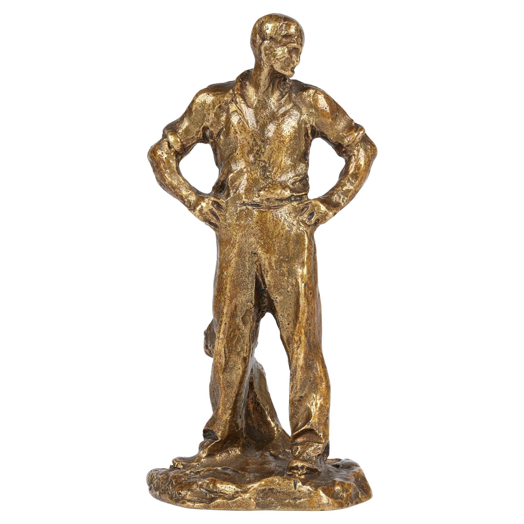 Aime Jules Dalou Figura francesa de bronce dorado de un obrero descansando
