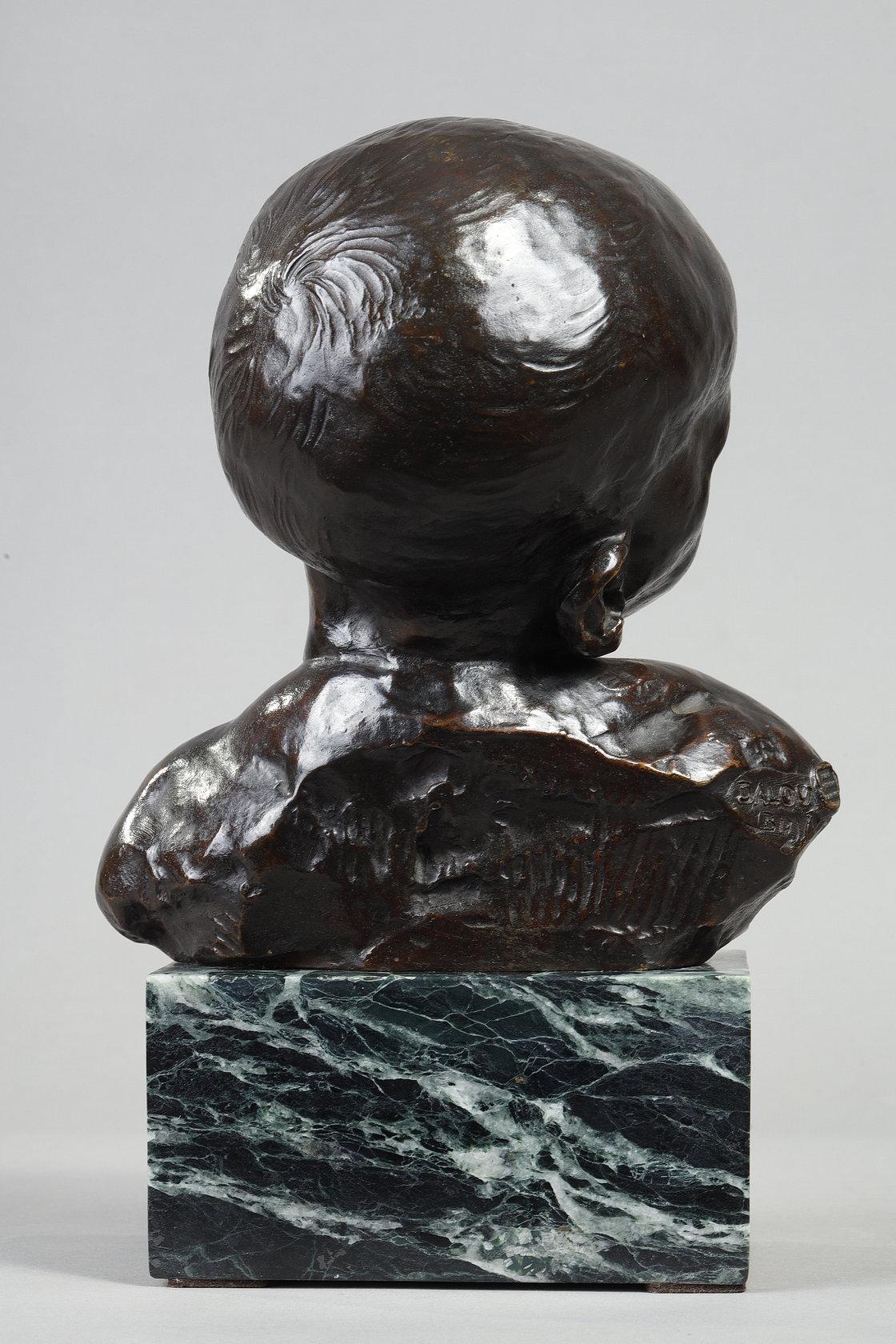 Busto di un bambino che dorme 6