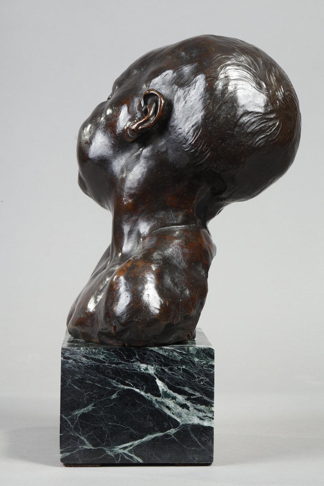 Busto di un bambino che dorme 7