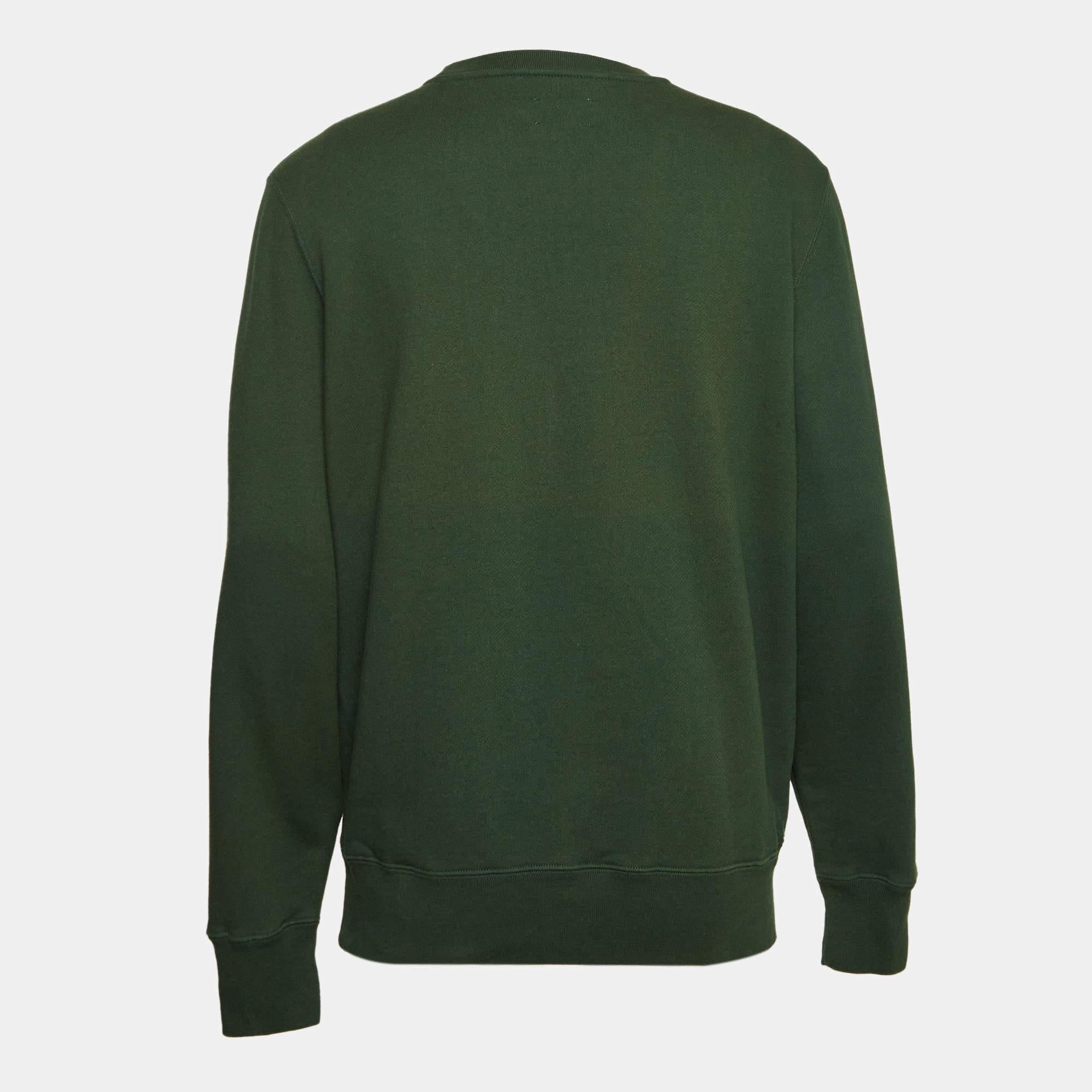 Que vous souhaitiez faire des sorties décontractées avec des amis ou simplement vous prélasser, ce sweat-shirt est une pièce polyvalente qui peut être stylisée de nombreuses façons. Elle a été réalisée à partir de matériaux de qualité supérieure et
