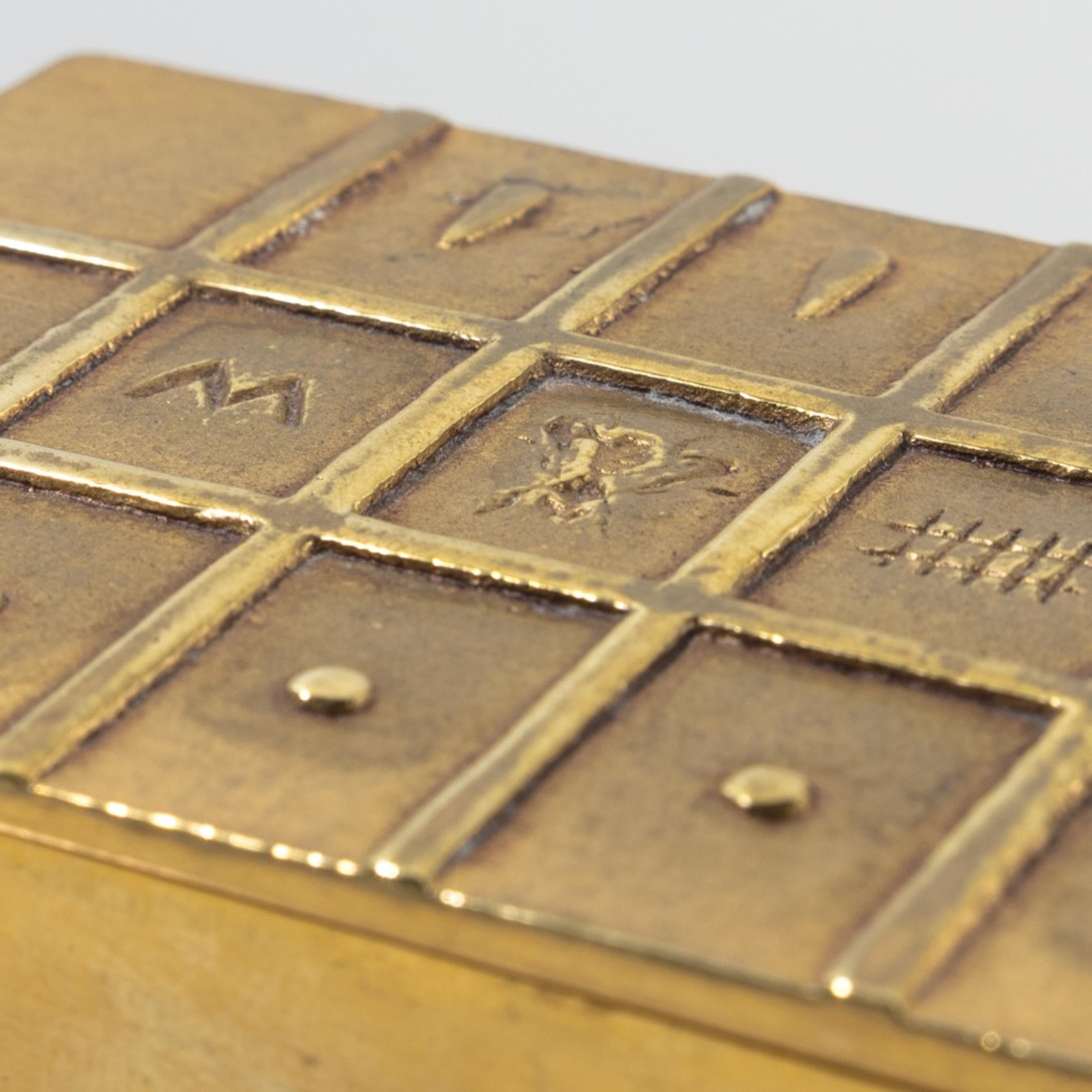 Aime Tant Et Plus par Line Vautrin, boîte en bronze doré Bon état - En vente à Brussels, BE