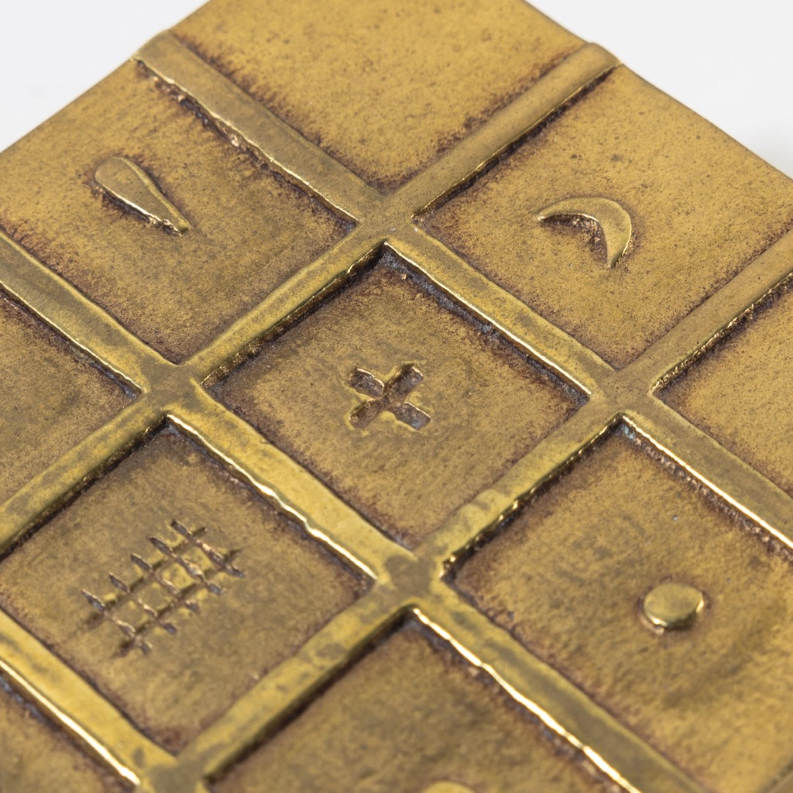 20ième siècle Aime Tant Et Plus par Line Vautrin, boîte en bronze doré en vente