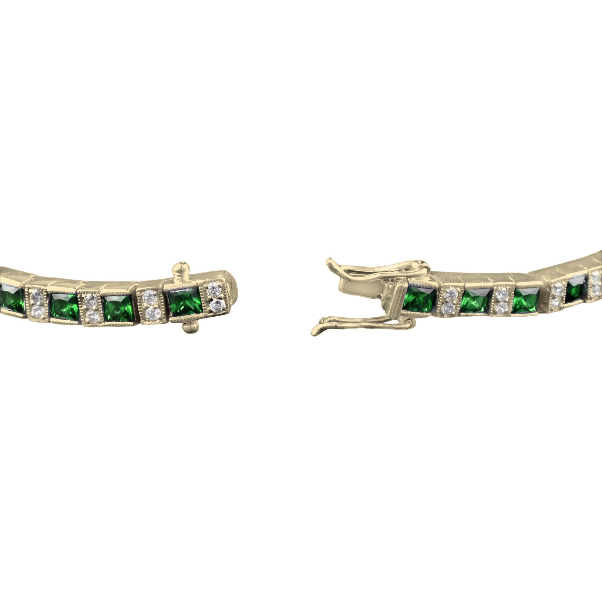 Women's Art Deco Style Alternated Square Emerald and Diamond Bracelet in 14K Yellow Gold For Sale