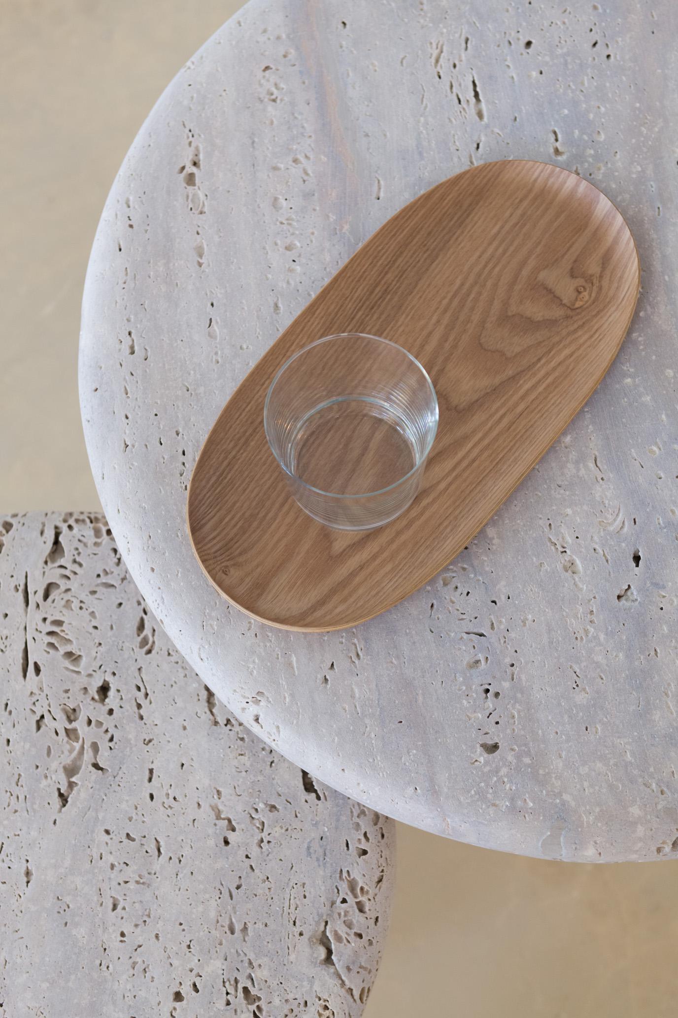 Postmoderno Tavolino decorativo con piano rotondo in travertino beige 100 di Beije Avenue in vendita
