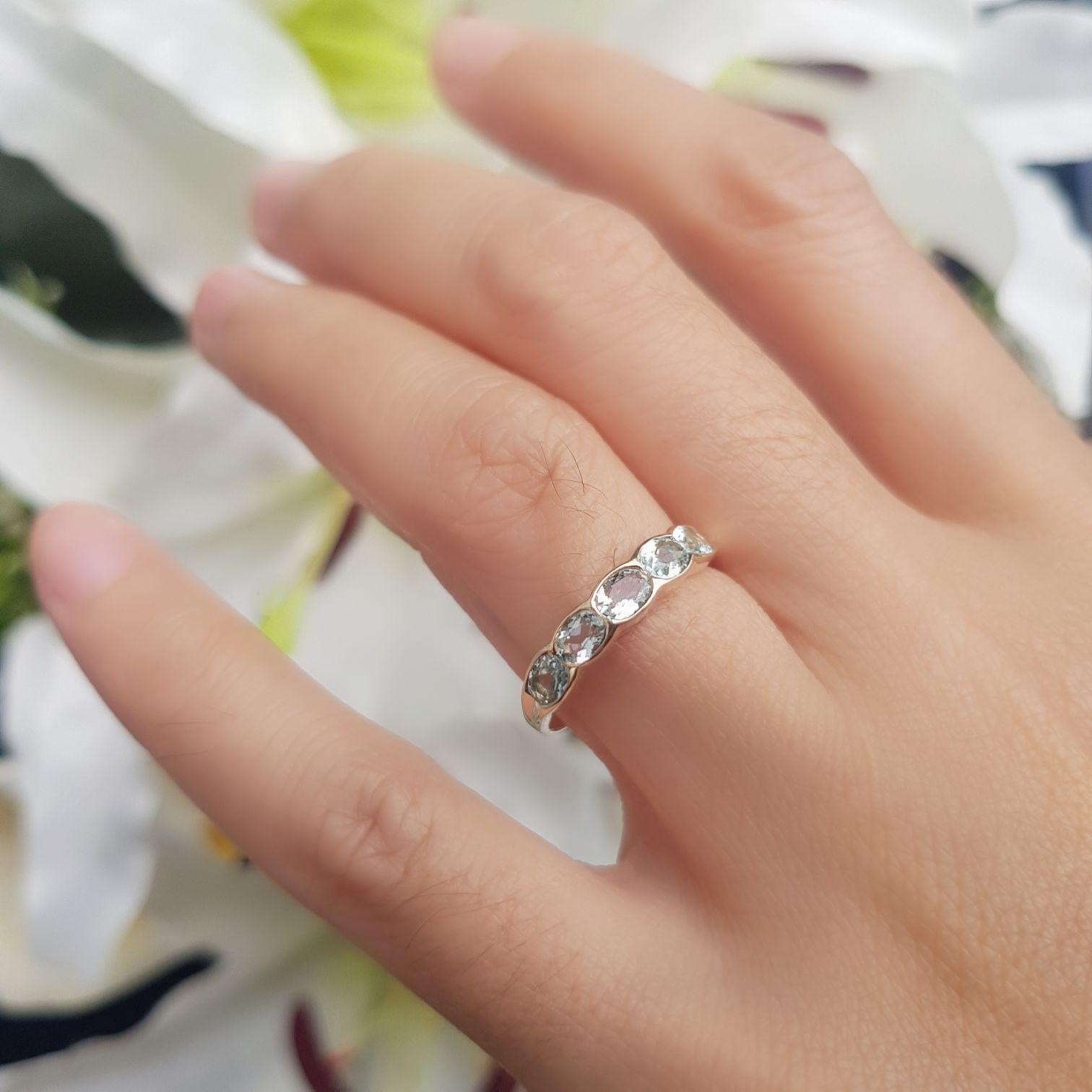 Vintage Style Aquamarine Five Stone Ring in 14K Yellow Gold 9