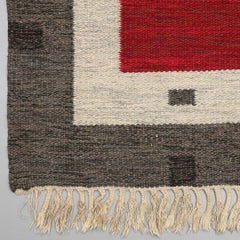 Aina Kånge: Handwoven wool carpet in “rölakan” flatweave technique