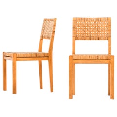 Chaises de salle à manger Aino Aalto modèle 615 produites par Artek en Finlande