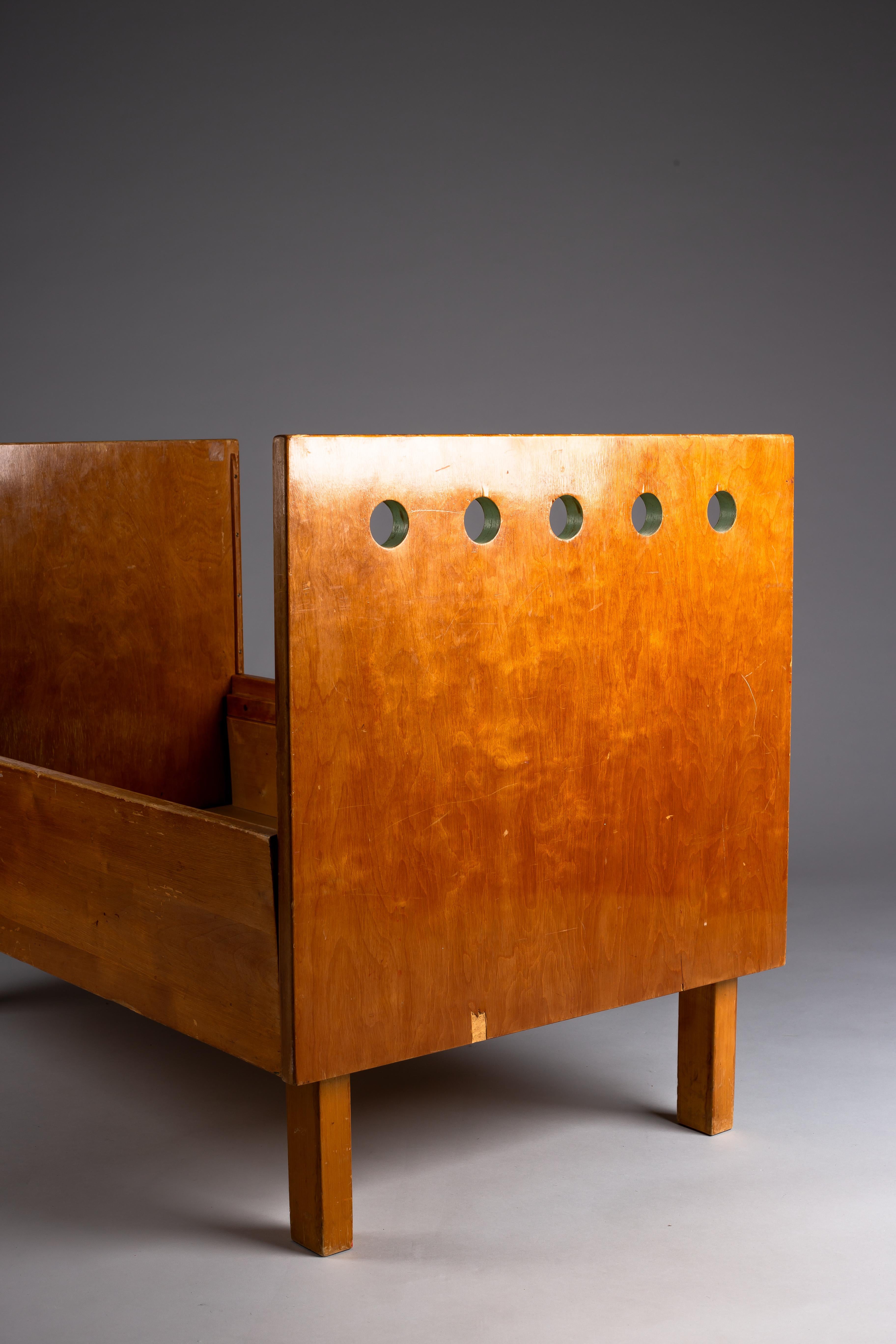 Aino Aalto, rare lit extensible pour enfants des années 1930 en vente 2