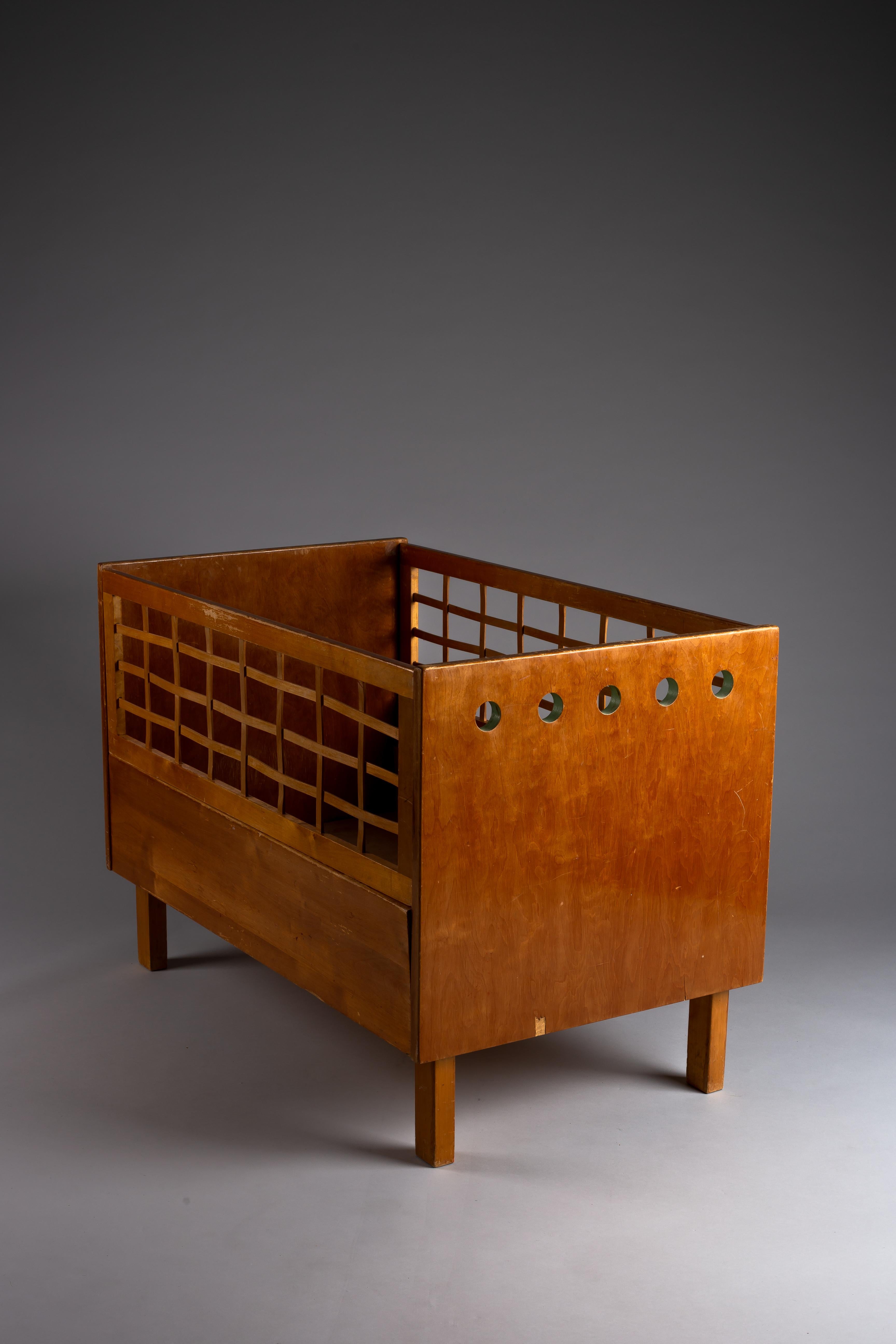 Aino Aalto, rare lit extensible pour enfants des années 1930 en vente 4