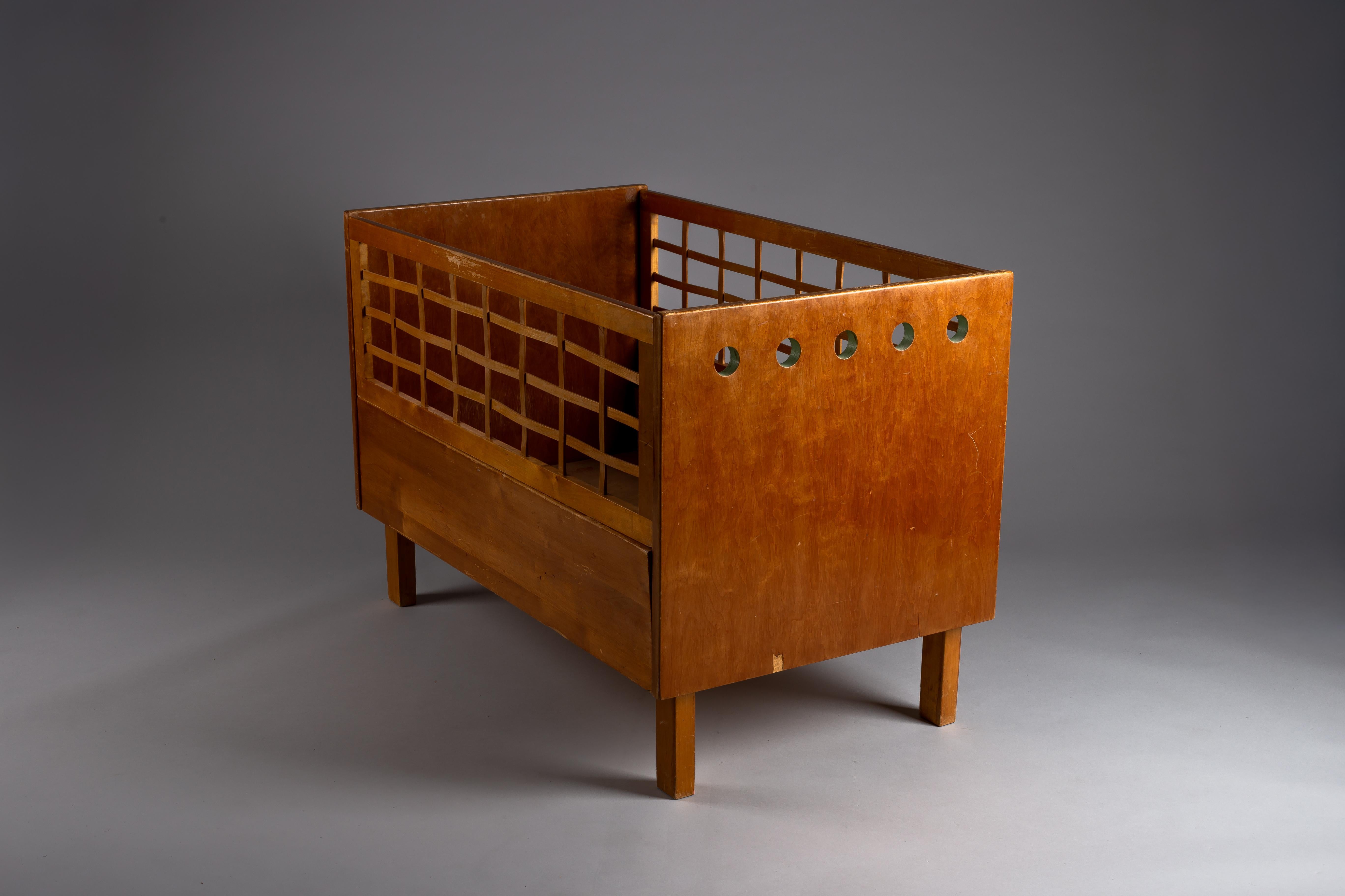 Scandinave moderne Aino Aalto, rare lit extensible pour enfants des années 1930 en vente