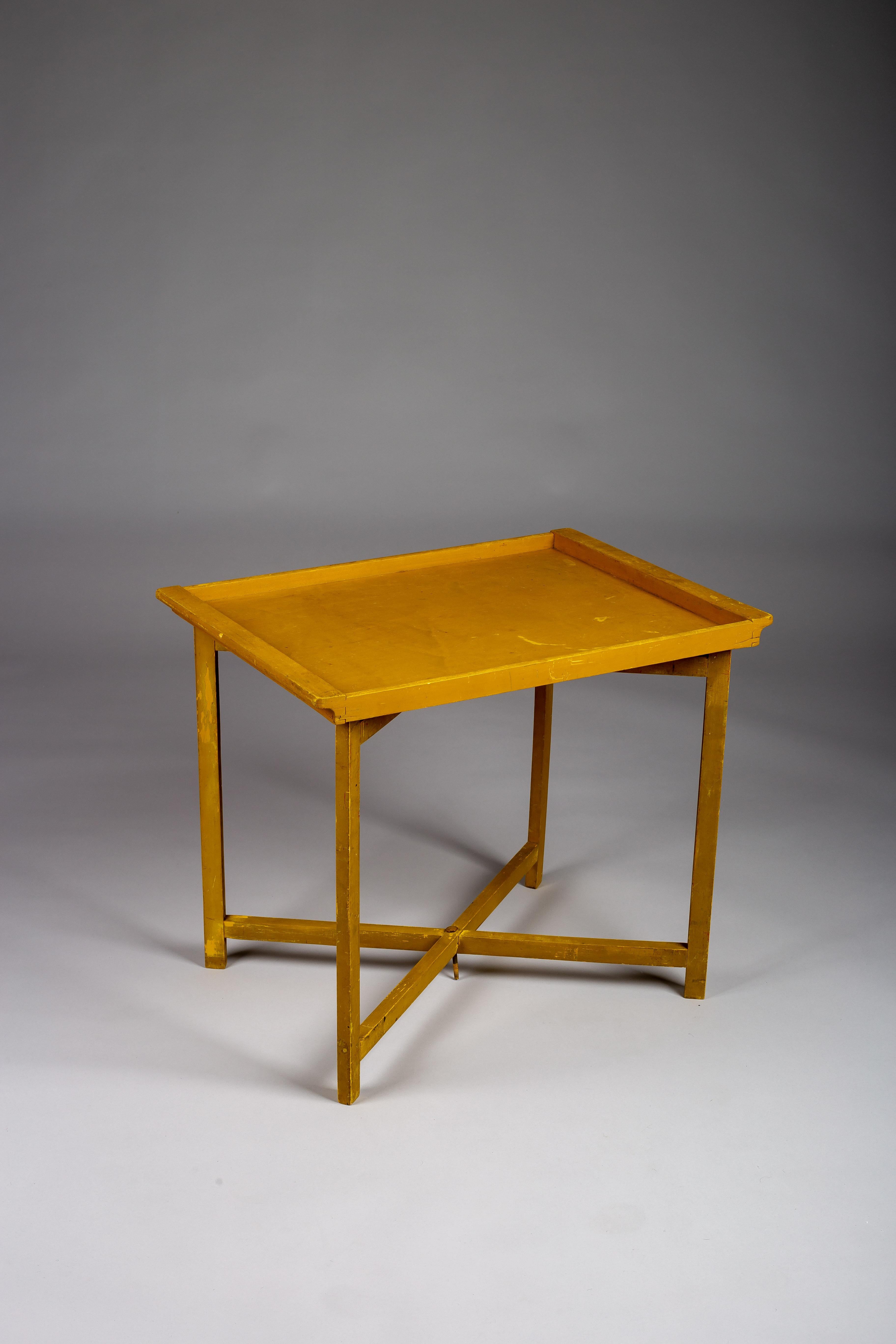 Aino Aalto, rare 1930's foldable tray table, A. Ahlström Oy In Fair Condition For Sale In Turku, Varsinais-Suomi