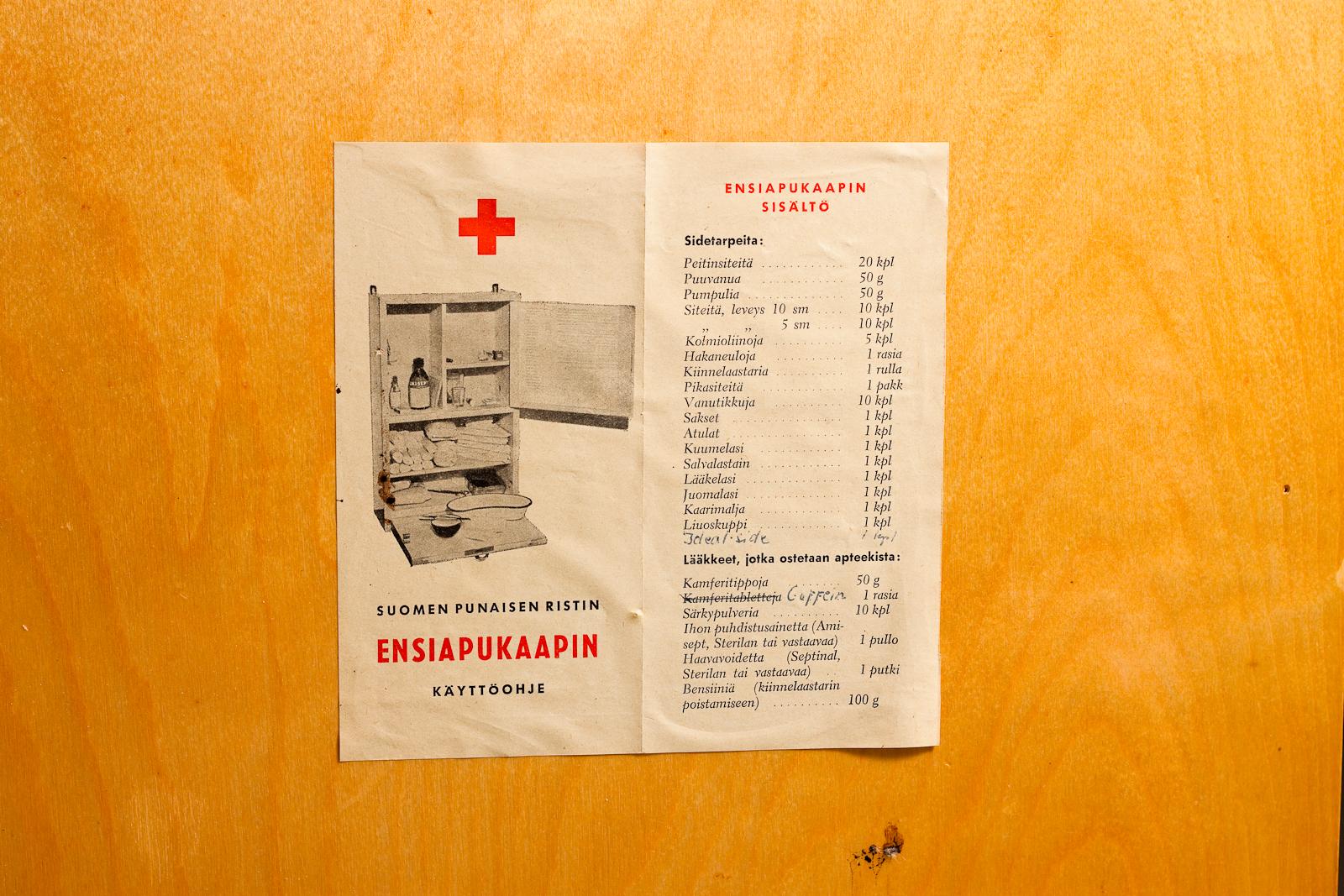 Aino Aalto, Rare Mid-Century Modern Medicine Wall Cabinet for Artek, Finland 4