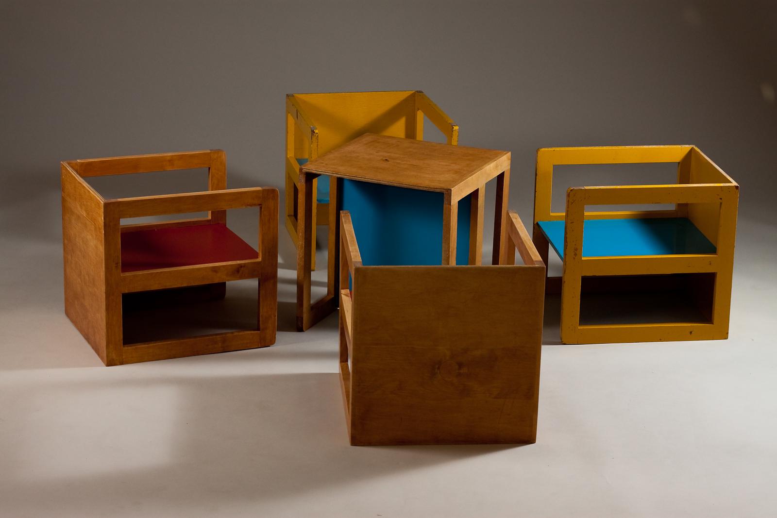 Peint Aino Aalto+Aalto, rare ensemble de 5 chaises pour enfants, années 1940 en vente