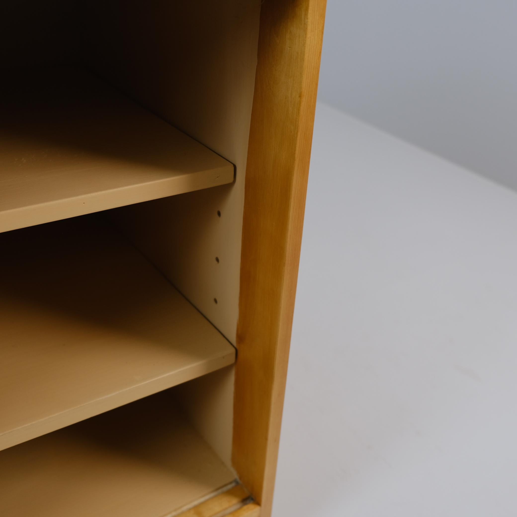 Aino Aalto Sliding Door Cabinet Model 217, in Birch and Teak, Artek 1950s In Good Condition For Sale In Helsinki, FI
