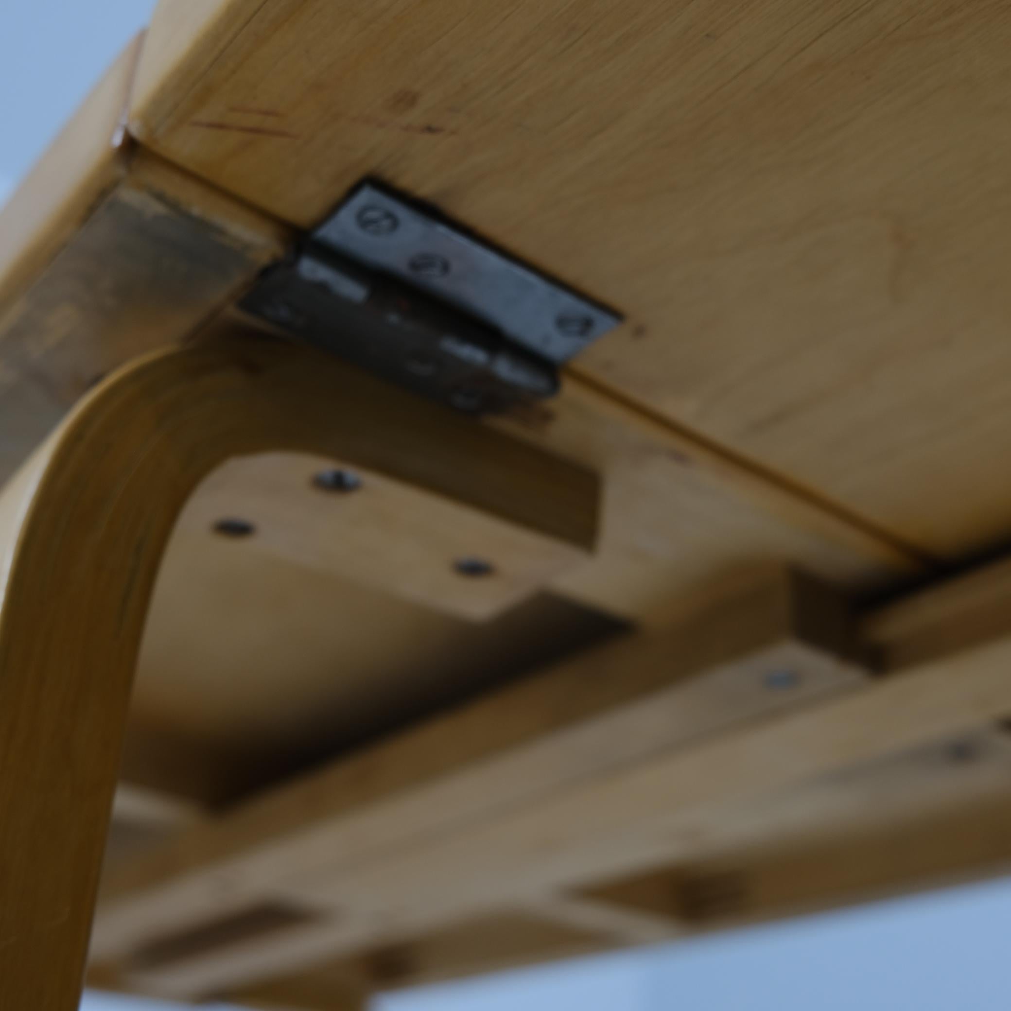Aino & Alvar Aalto Fodlable Table Model DL82, Birch & Red Linoleum, Artek 1960s For Sale 1