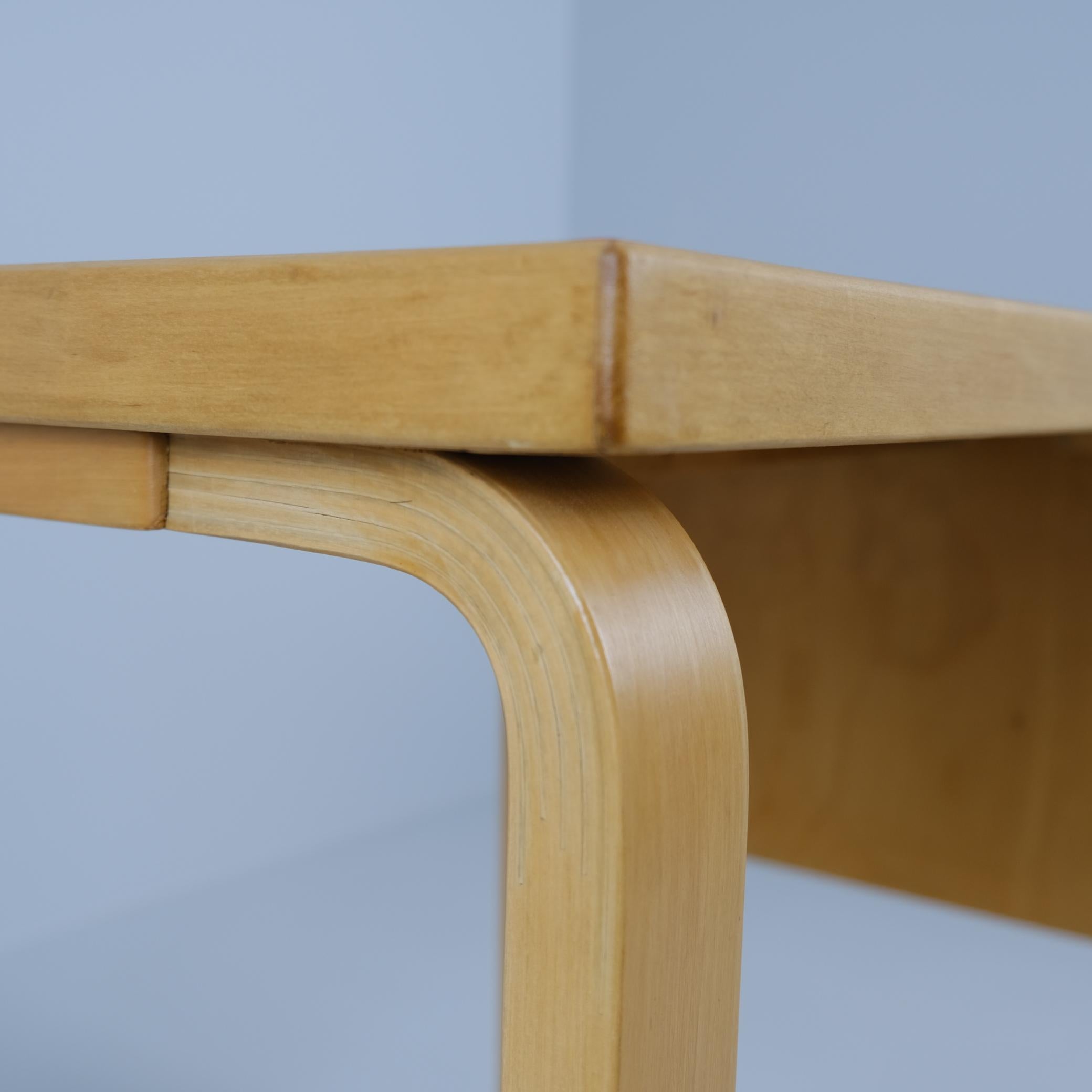 Aino & Alvar Aalto Fodlable Table Model DL82, Birch & Red Linoleum, Artek 1960s For Sale 3