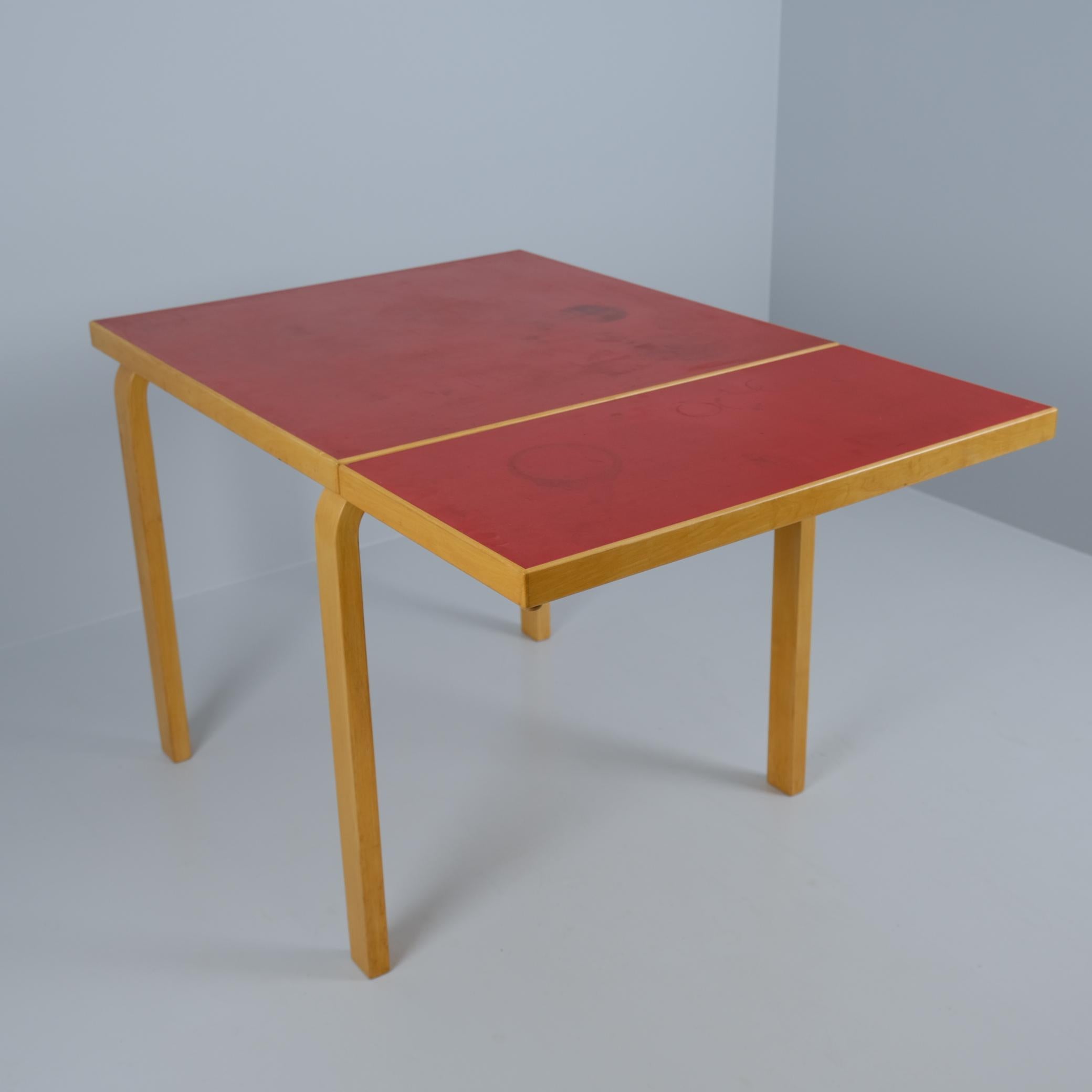 Aino & Alvar Aalto Foldable Dining Kitchen Table In Red Linoleum, Artek 1950s In Good Condition For Sale In Helsinki, FI
