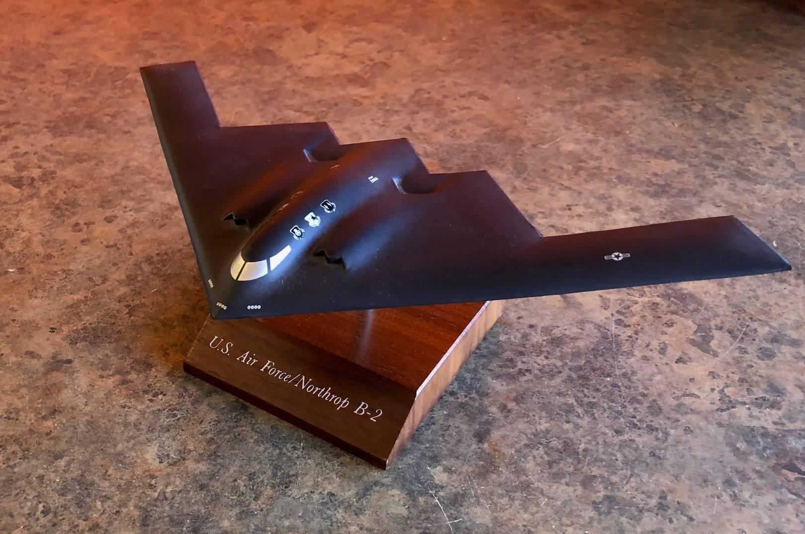 Americano Modello da tavolo del bombardiere B-2 dell'Aeronautica Militare in vendita