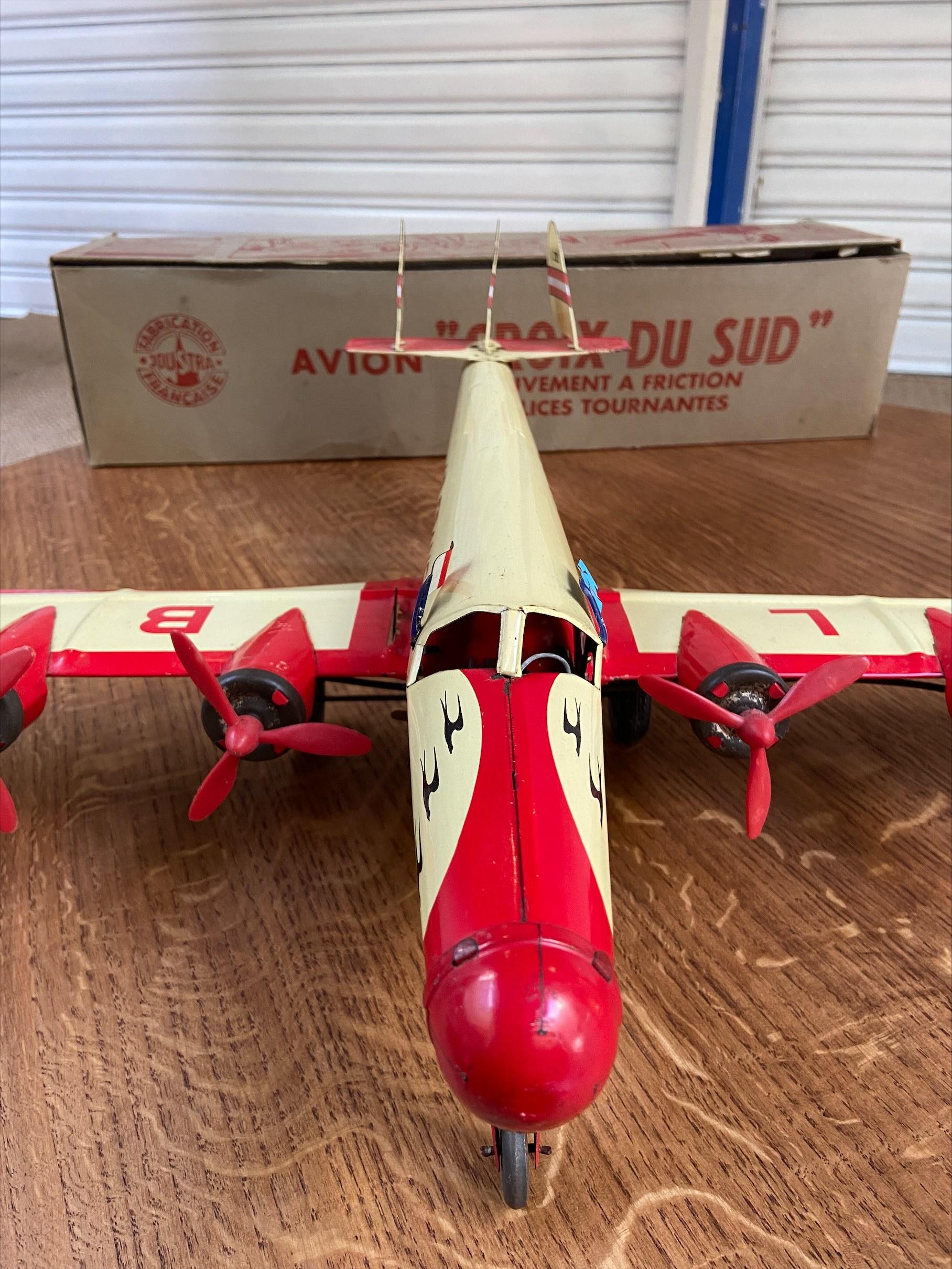 Air France La Croix Du Sud Plane Collectible Toy, circa 1940-1950 In Good Condition For Sale In Saint Ouen, FR