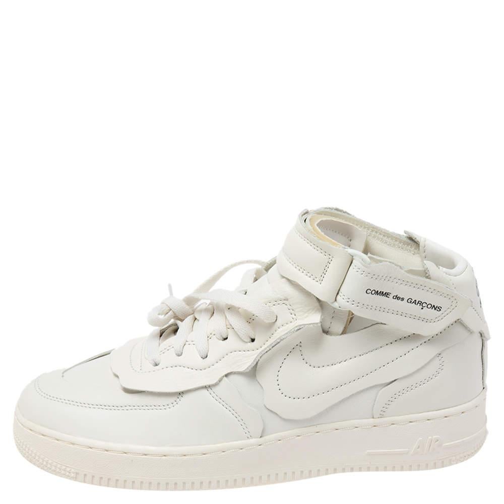 One of the most sought-after designs from Air Jordan is these 12 Retro Fiba sneakers. Crafted using white leather on the exterior, they feature a high-top silhouette with lace-up detailing on the vamps. Their fabric insoles grant ample cushioning,