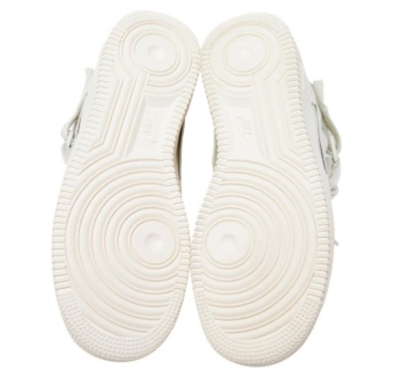 Air Jordan Weißes Leder 12 Retro Fiba High Top Turnschuhe Größe 42,5 (Grau) im Angebot