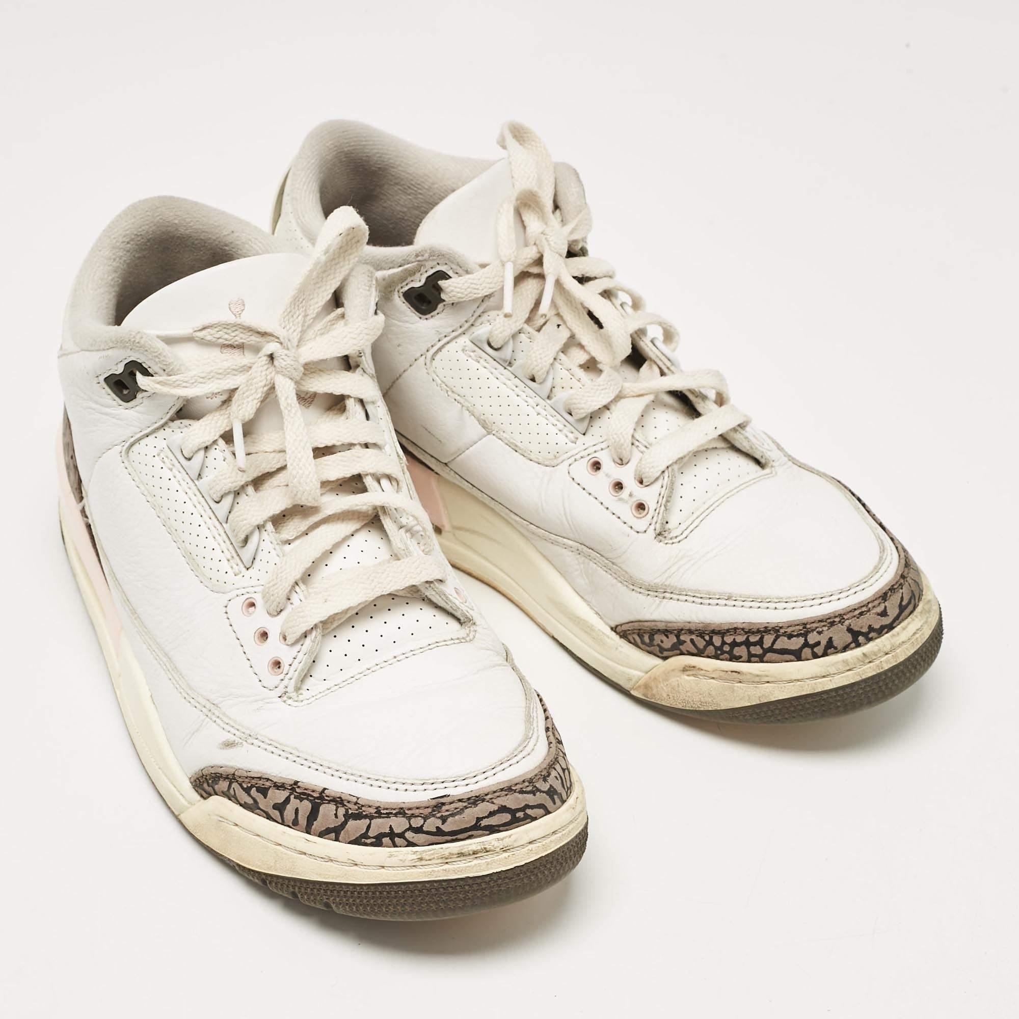 Air Jordan Weiß Leder Jordan 3 Retro Neapolitanisch Dunkel Mokka Turnschuhe Größe 41 Damen im Angebot