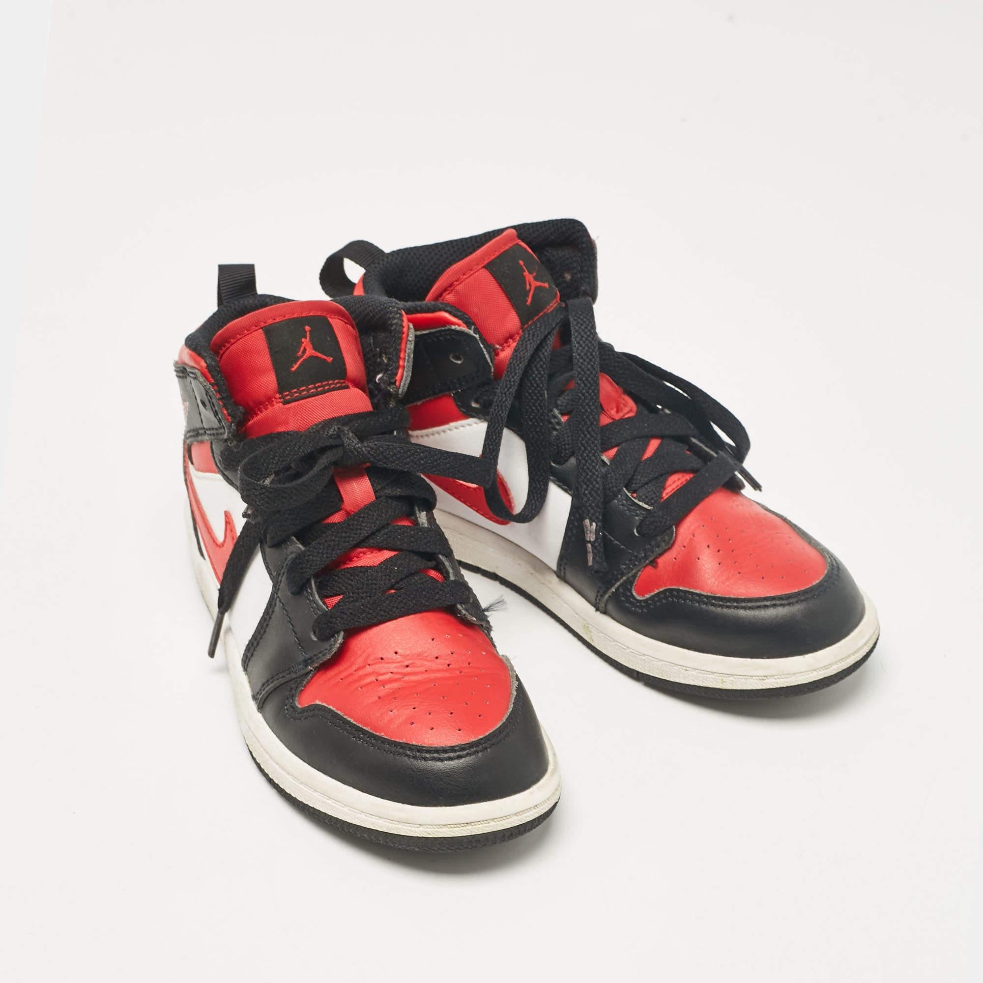 Air Jordans Leather Jordan 1 Mid PS Black Fire Red Sneakers Size 31 (kids) In Good Condition For Sale In Dubai, Al Qouz 2