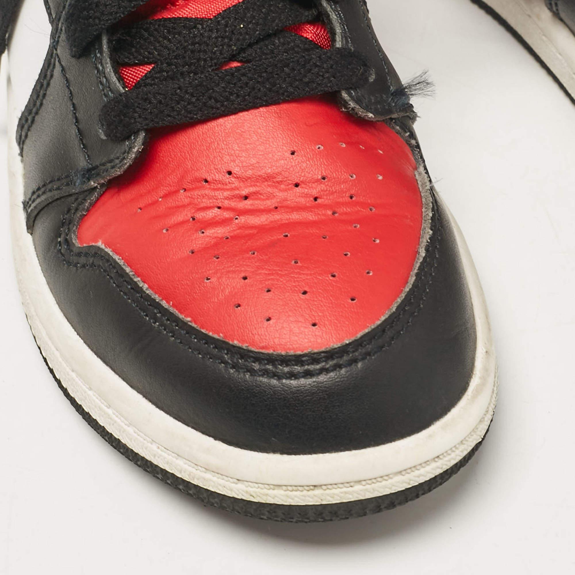 Air Jordans Leather Jordan 1 Mid PS Black Fire Red Sneakers Size 31 (kids) For Sale 3