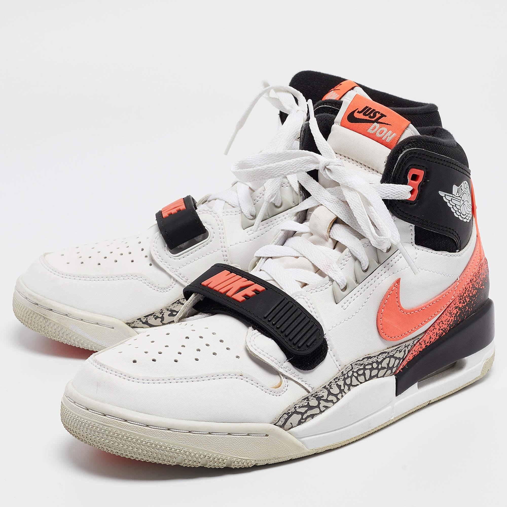 Eleva tu juego de calzado con estas zapatillas Air Jordan. Combinando elementos muy queridos y una comodidad inigualable, estas zapatillas quedarán genial en tus pies.