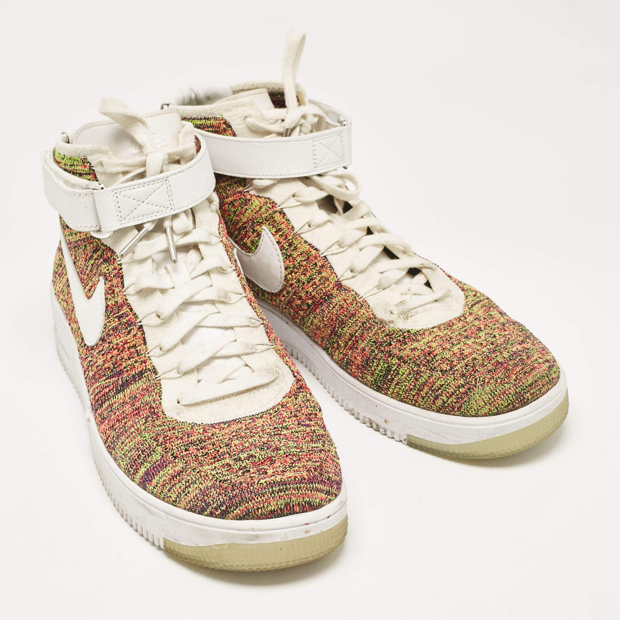 Air Jordans Air Force High Top Turnschuhe aus mehrfarbigem Stoff und Leder Air Force-Stoff, Größe 46 im Zustand „Gut“ im Angebot in Dubai, Al Qouz 2