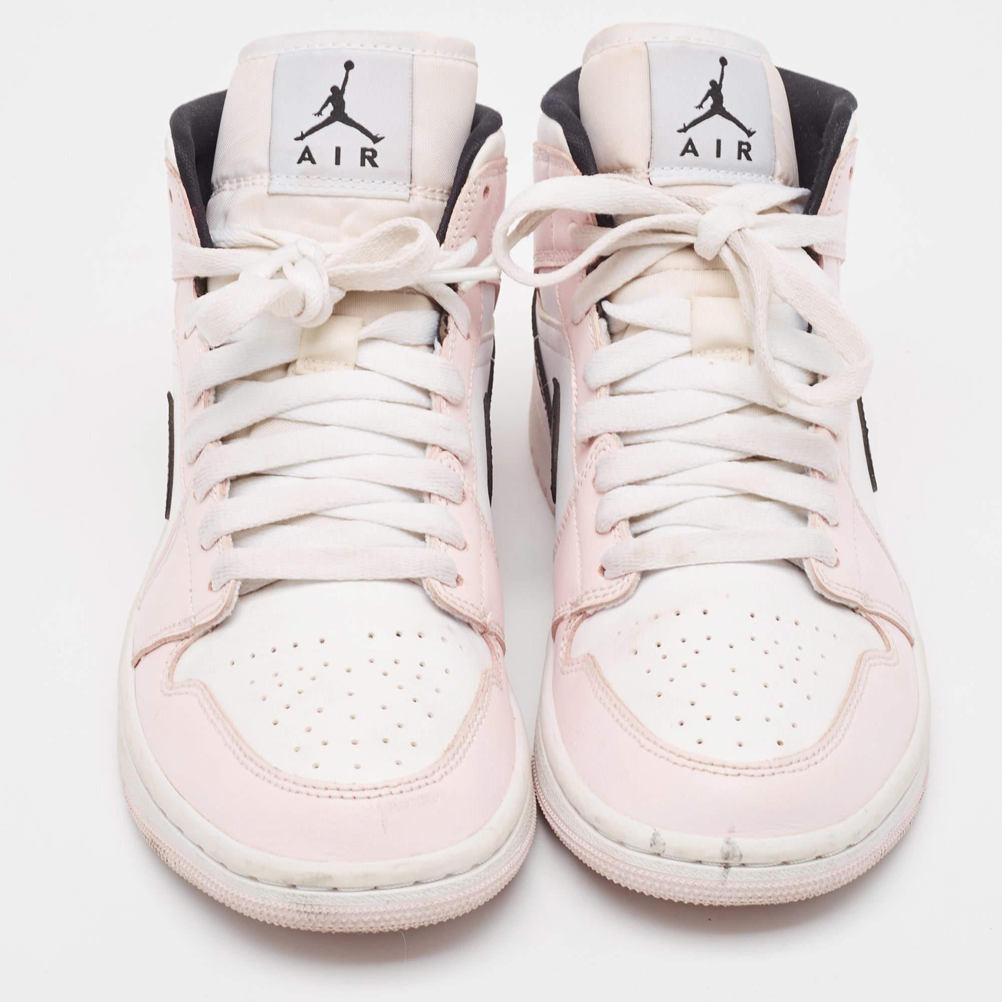Air Jordans Rosa/Weiß Leder Jordan 1 Mid Barely Rose Turnschuhe Größe 38 (Grau)