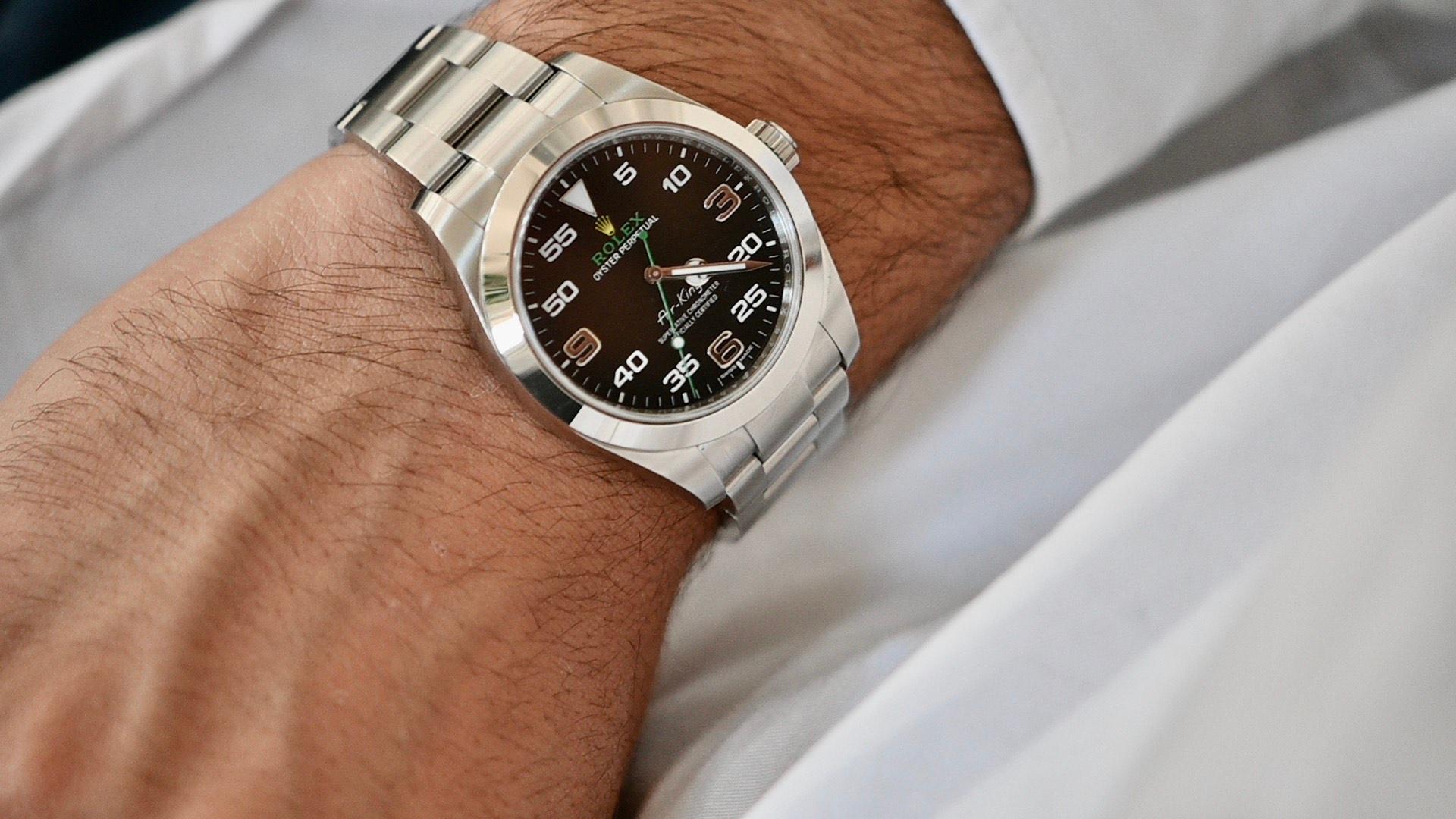 With its 40 mm Oystersteel case, solid-link Oyster bracelet and distinctive black dial, the Air-King continues the aeronautical tradition of the original Oyster.
The Air-King's distinctive black dial combines large hour numerals - 3, 6 and 9 - with