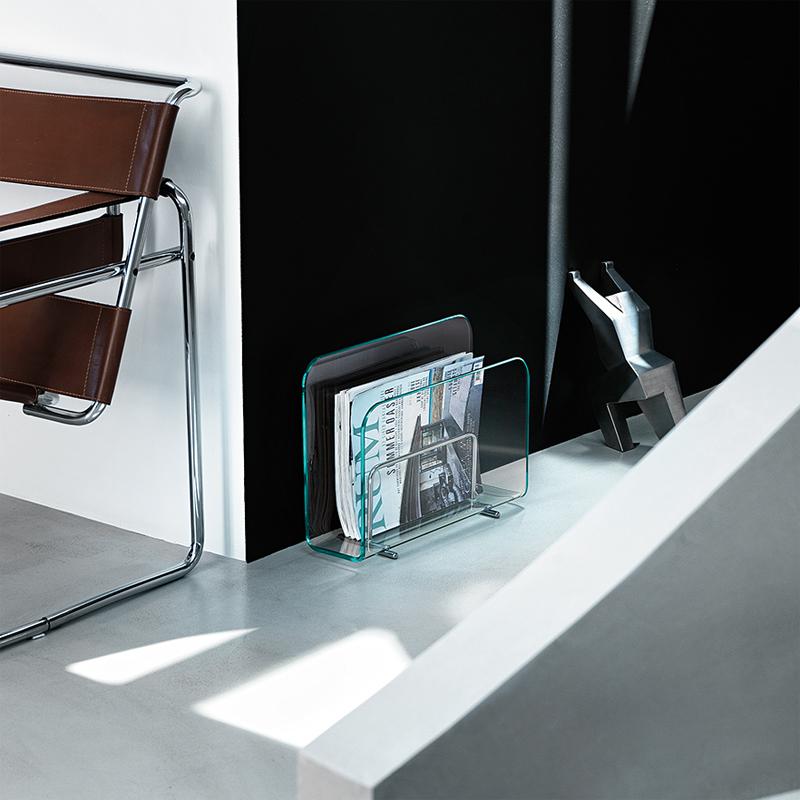 Contemporary Air Magazine Rack Casted in One Slab of Curved Clear Glass For Sale