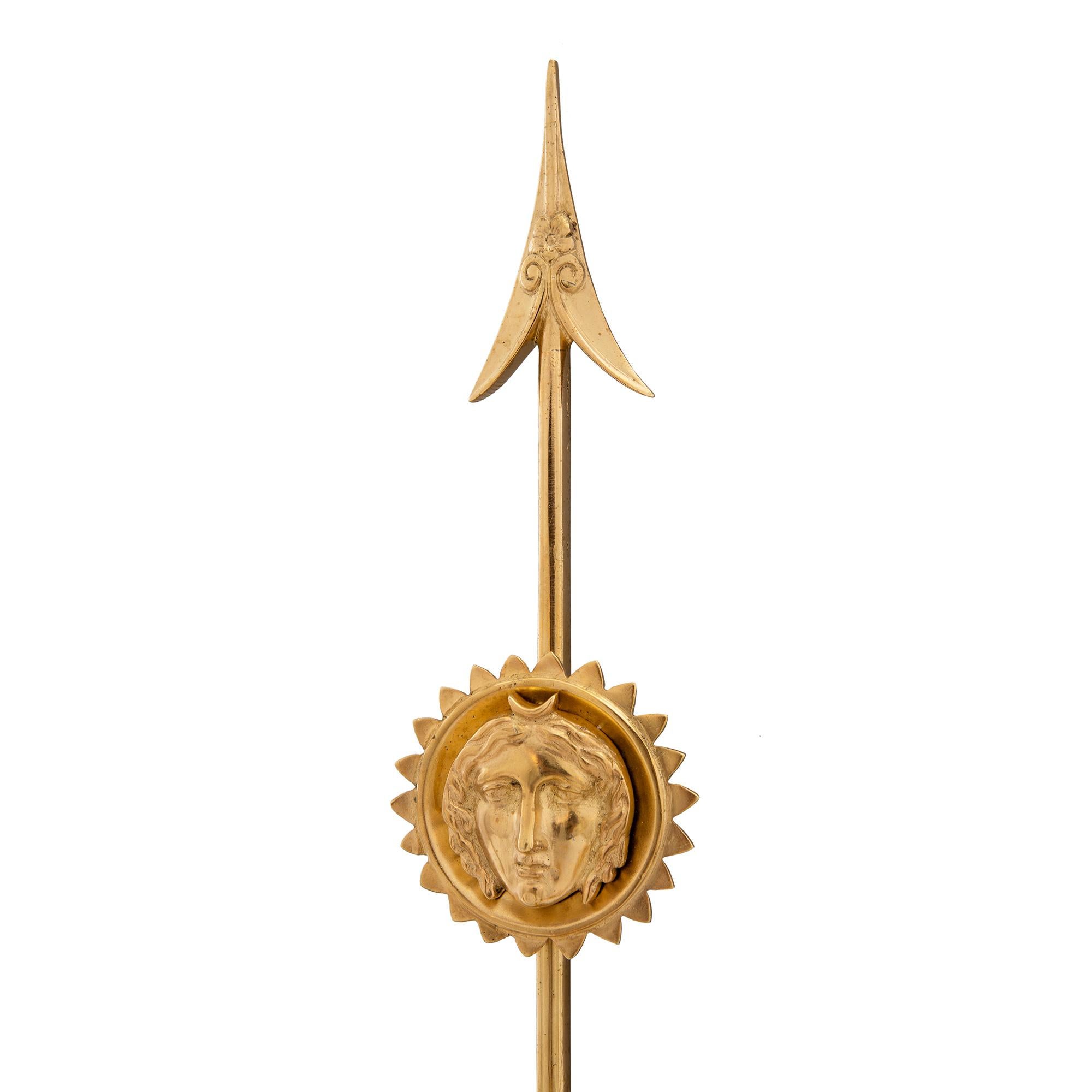 Francese Coppia di lampade a tre bracci in stile neo-classico francese del 19° secolo in vendita
