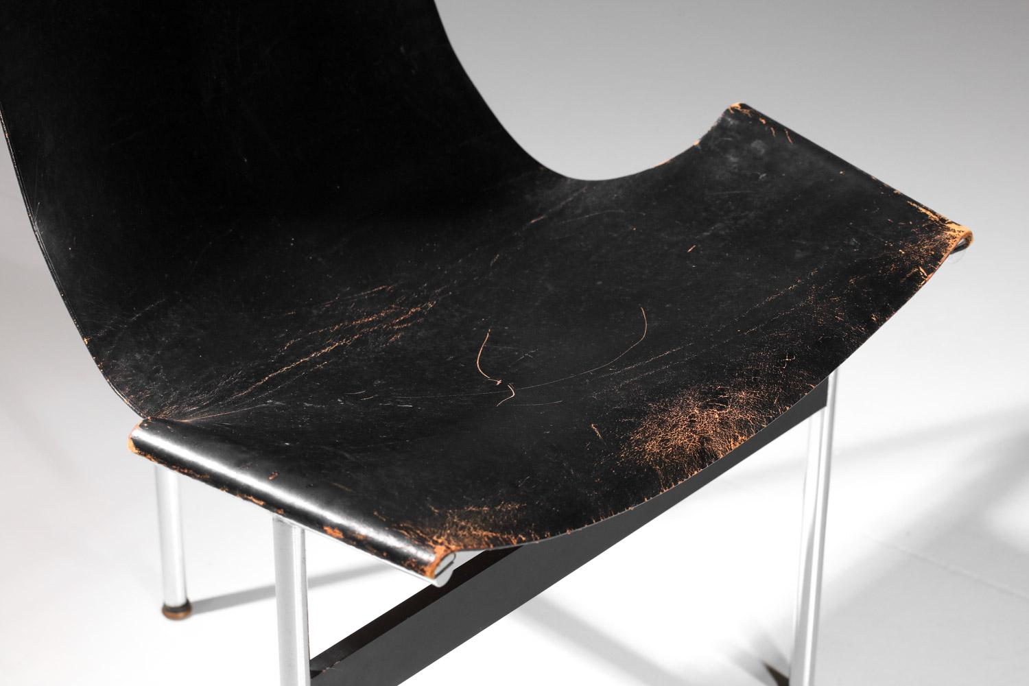 Mid-Century Modern air of William Katavolos chairs for ICF Milano in black leather and chrome For Sale