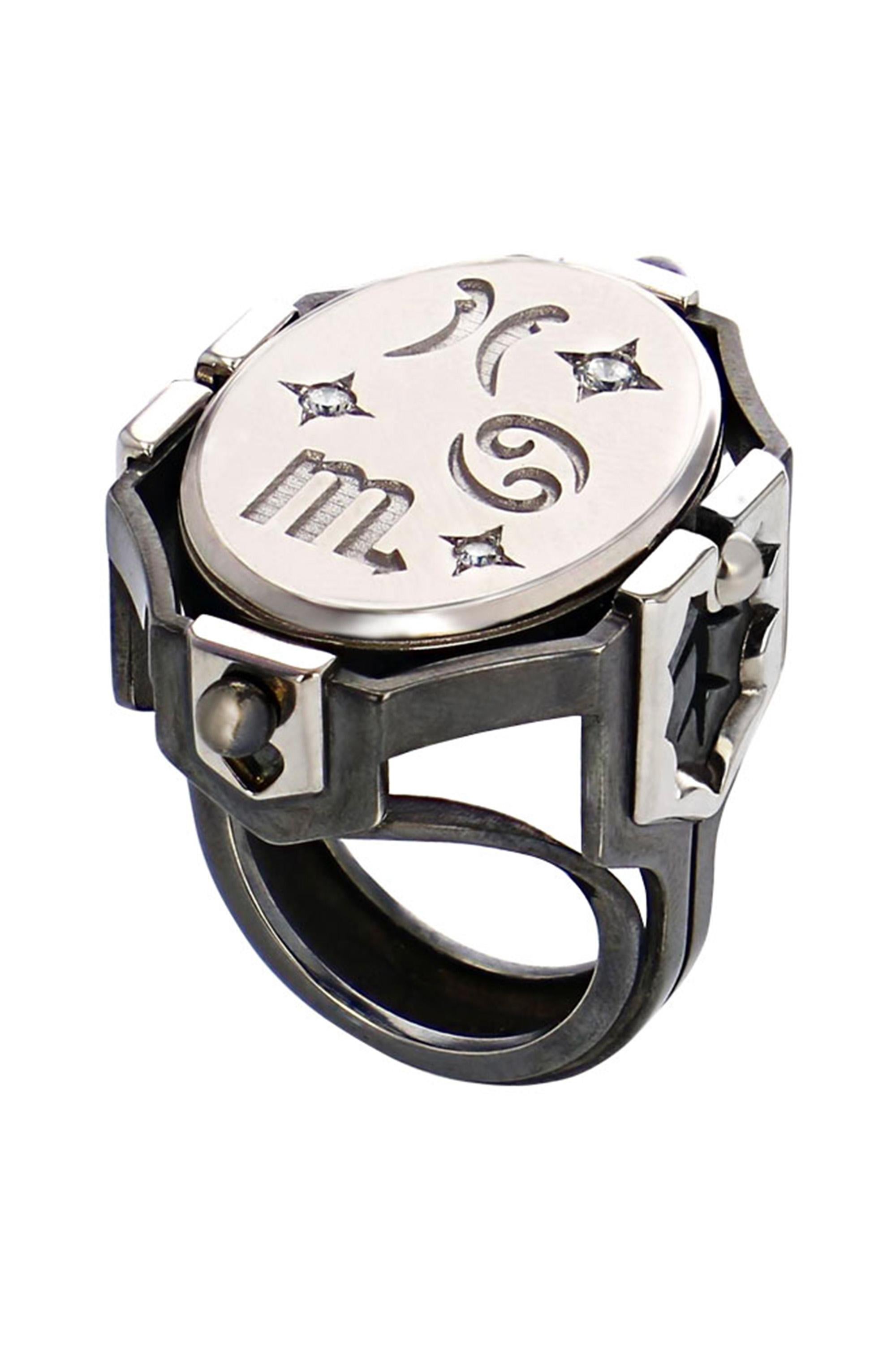 Néoclassique Bague EAU Sceau en or blanc 18 carats et argent vieilli Elie Top en vente