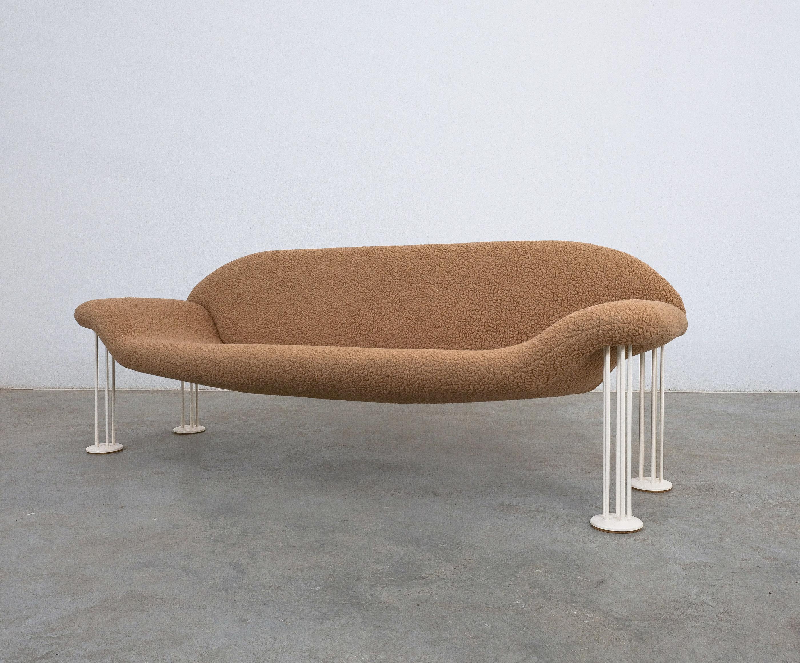 Canapé Air Burkhard Vogtherr nouvellement tapissé Amarena Brown Teddy Brown Bouclé , années 1980 en vente 3