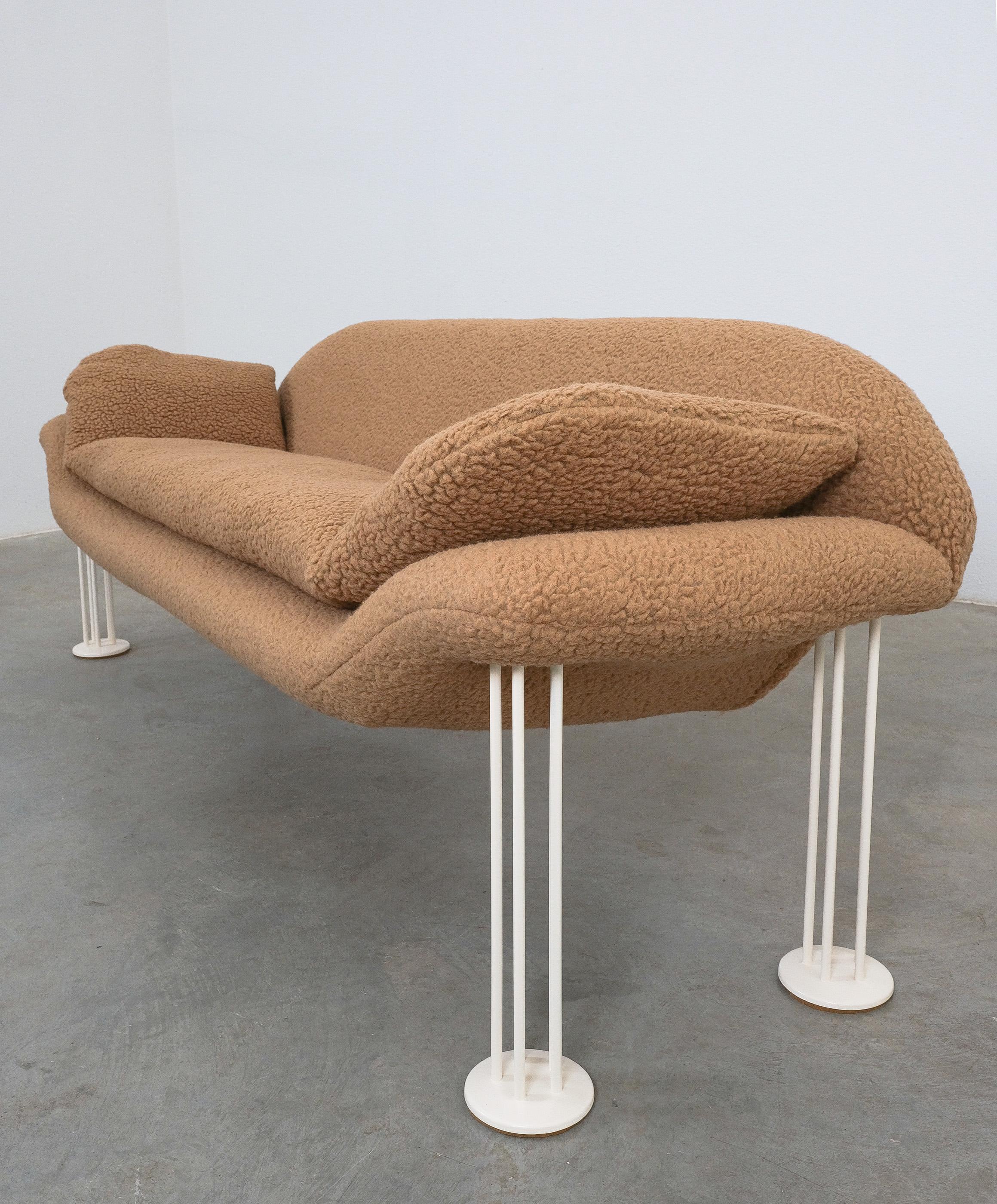 Canapé Air Burkhard Vogtherr nouvellement tapissé Amarena Brown Teddy Brown Bouclé , années 1980 en vente 5