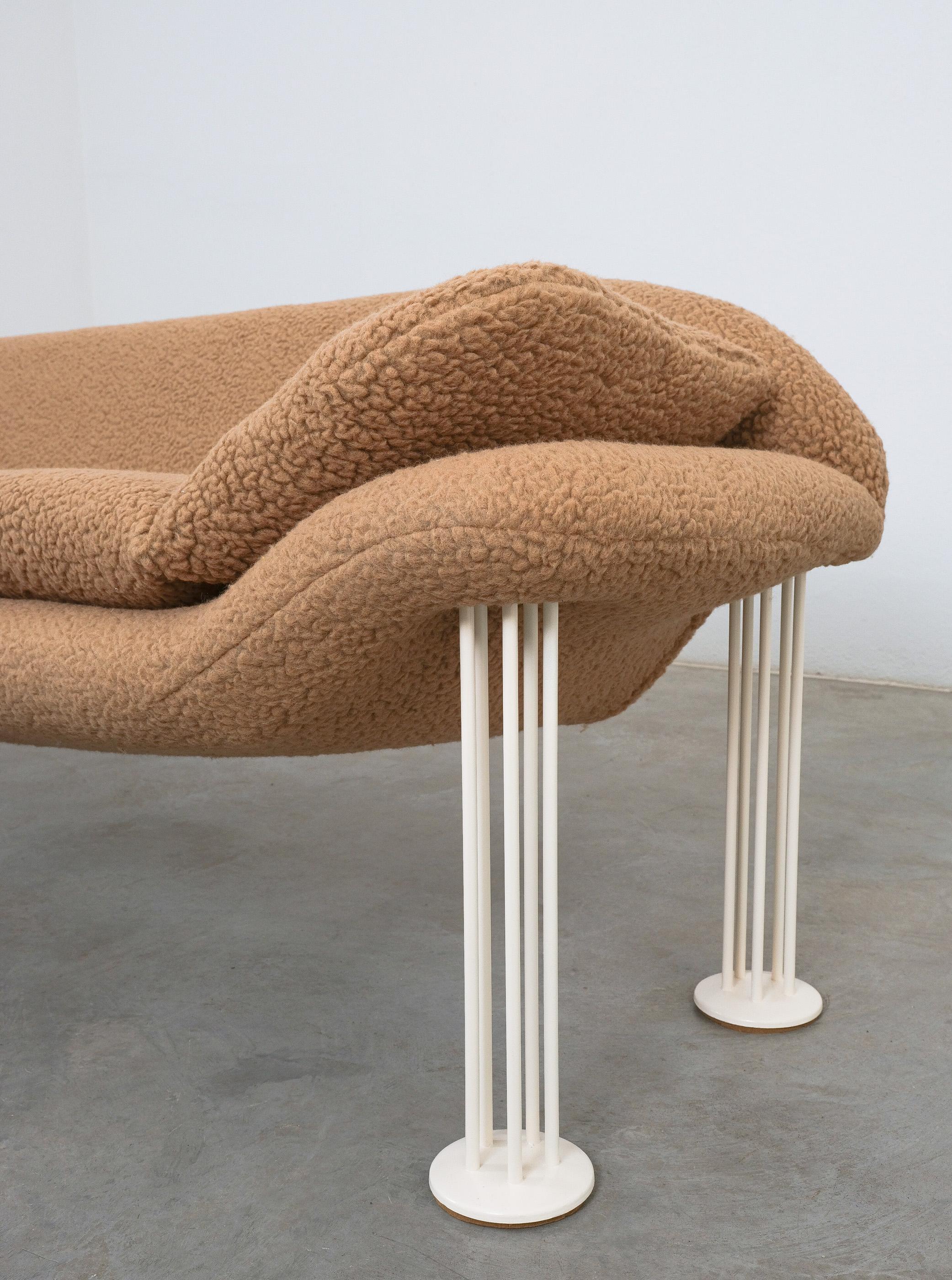 Canapé Air Burkhard Vogtherr nouvellement tapissé Amarena Brown Teddy Brown Bouclé , années 1980 en vente 6