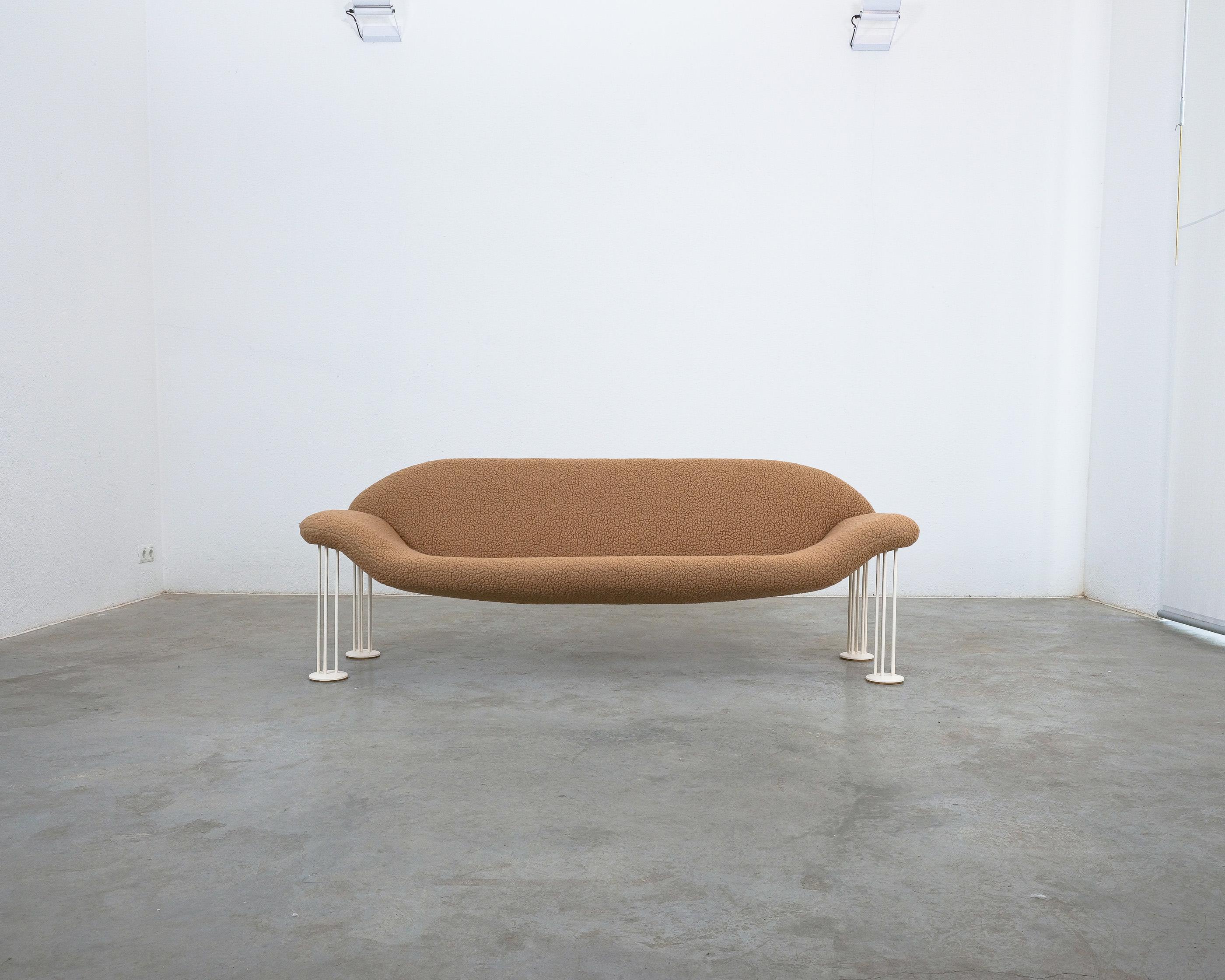 Canapé Air Burkhard Vogtherr nouvellement tapissé Amarena Brown Teddy Brown Bouclé , années 1980 Bon état - En vente à Vienna, AT